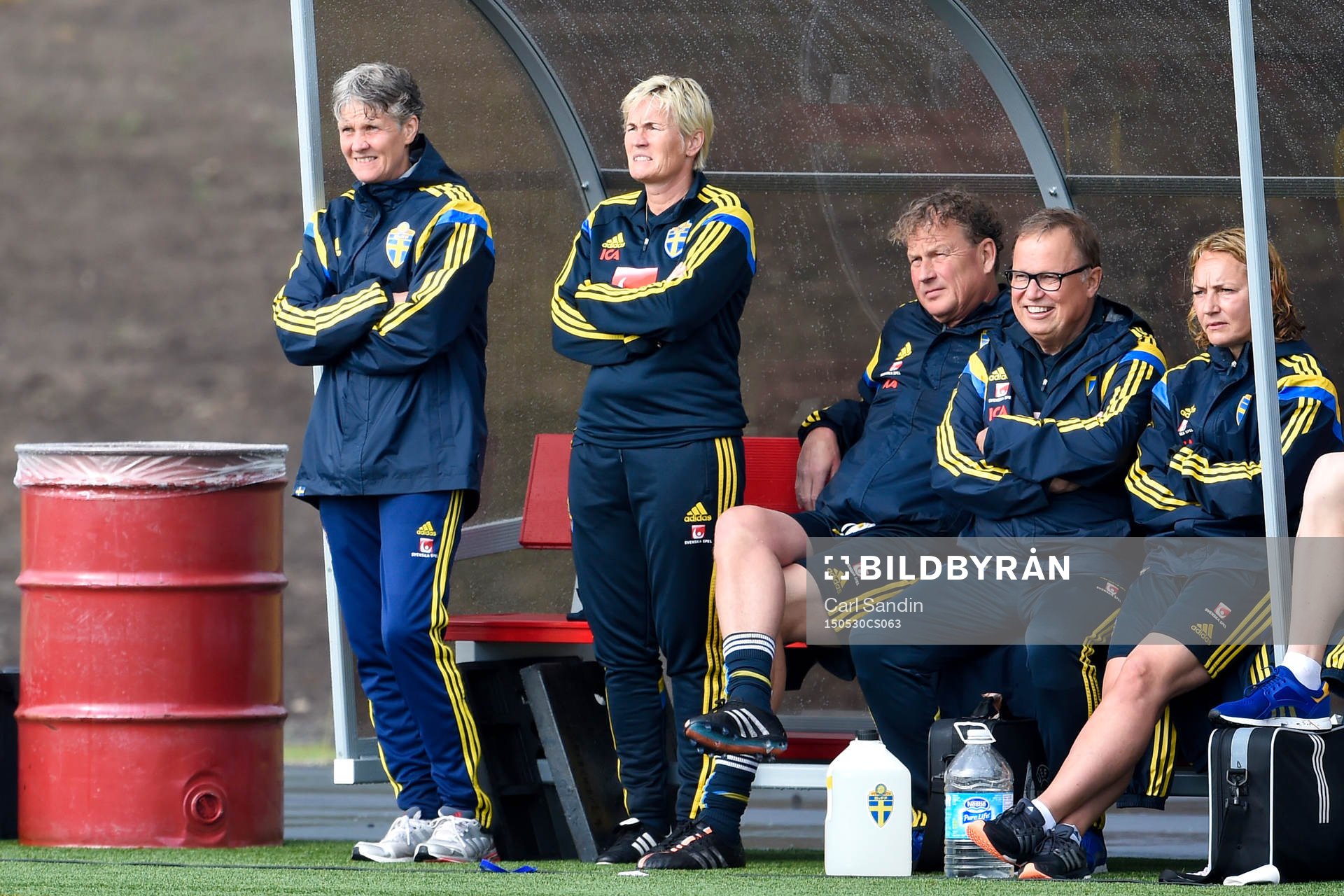 Sveriges förbundskapten Pia Sundhage och assisterande