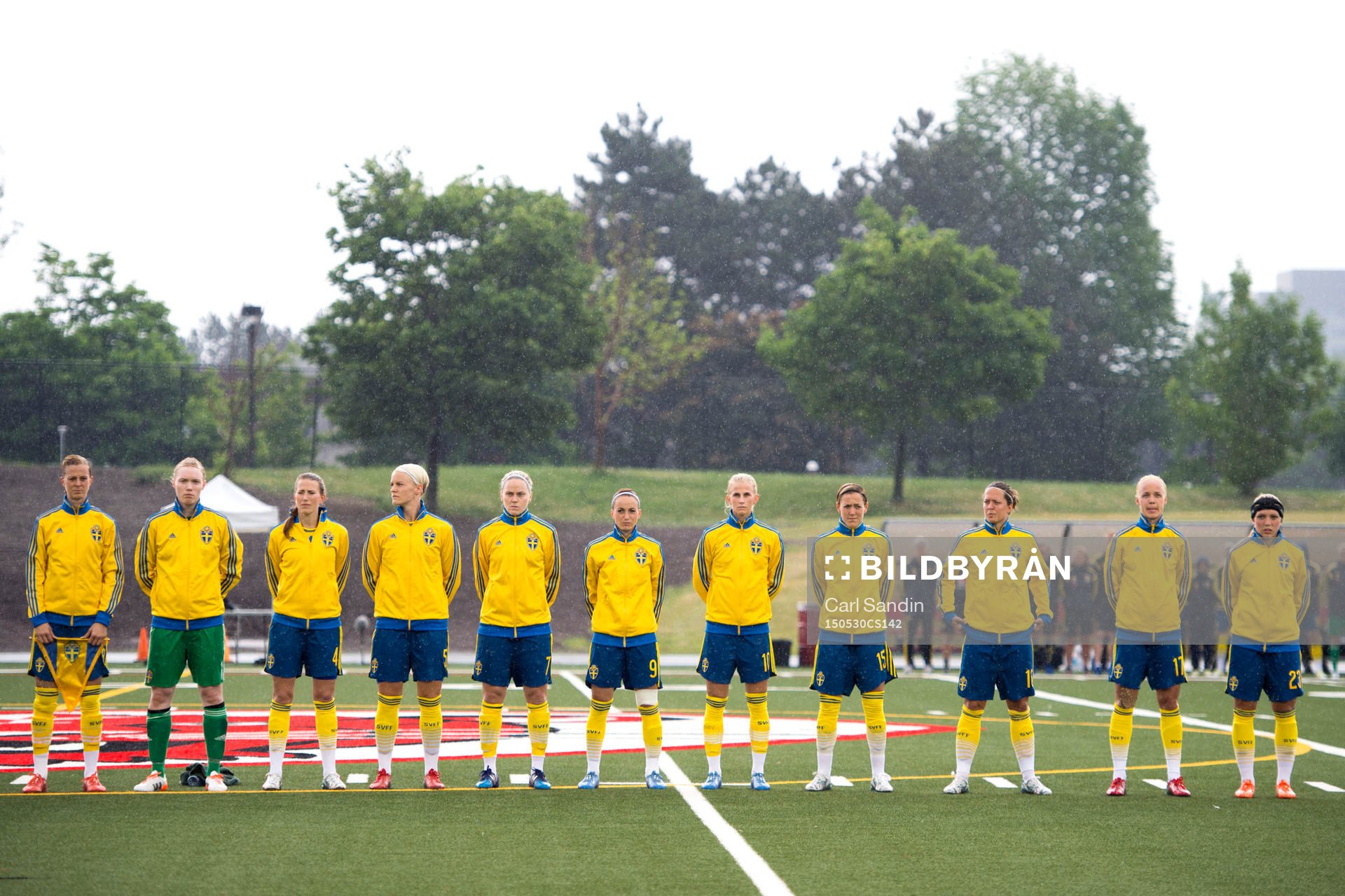 Sveriges Lotta Schelin, målvakt Hedvig Lindahl, Emma