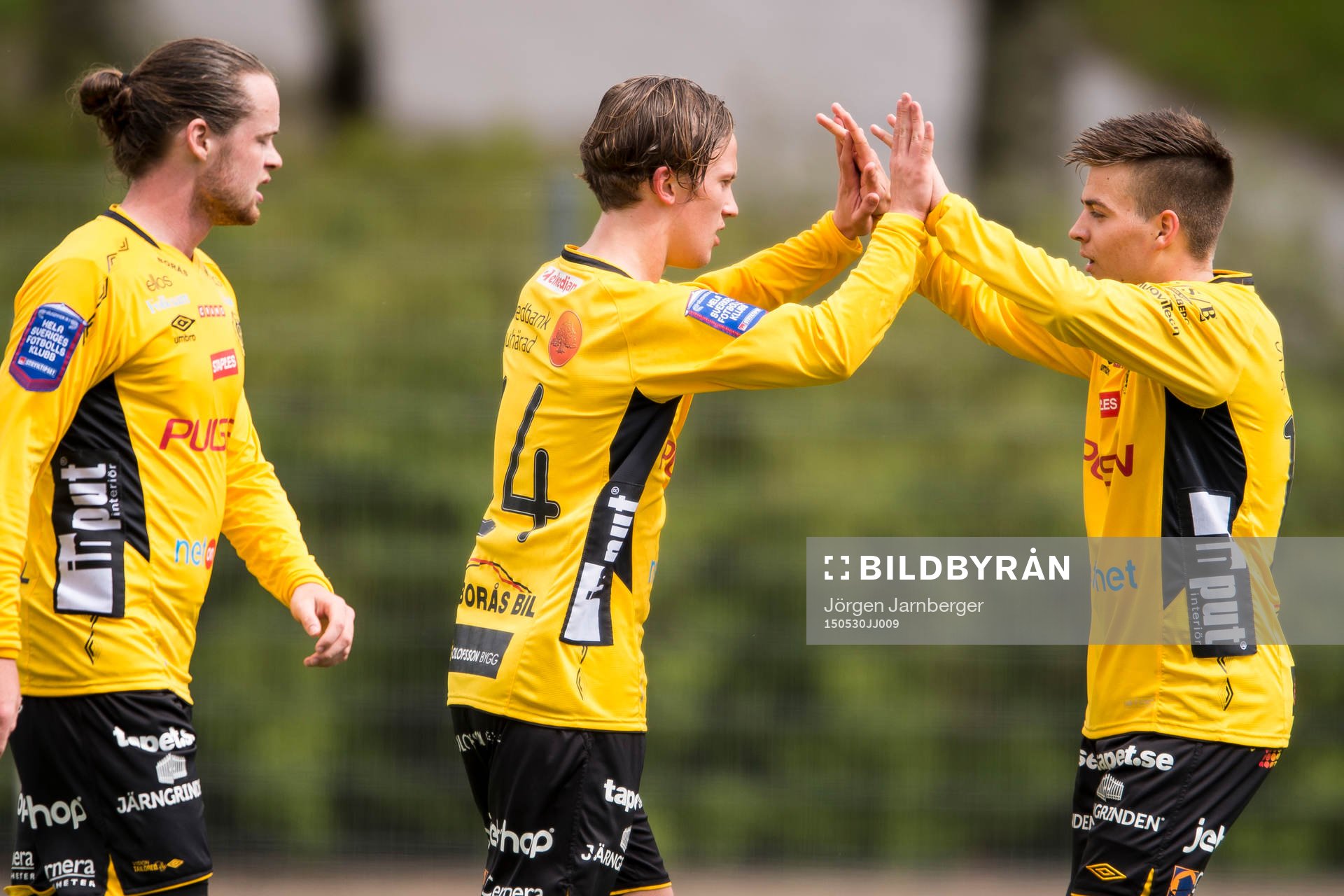 Elfsborg Jonas Ganning (mitt i bild) jublar ihop med Oscar