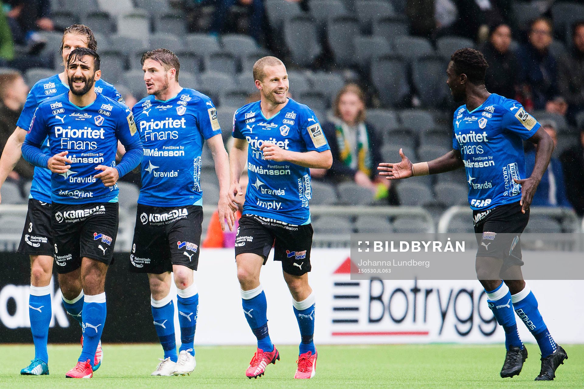 Halmstads Christoffer Andersson jublar med King Osei Gyan