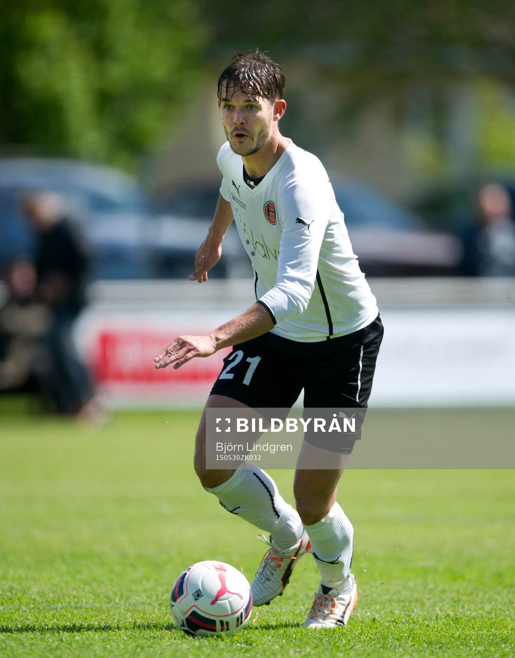 Fotboll Division 3, Hittarps IK-Vejby IF:  Hittarps Mattias Hallberg.