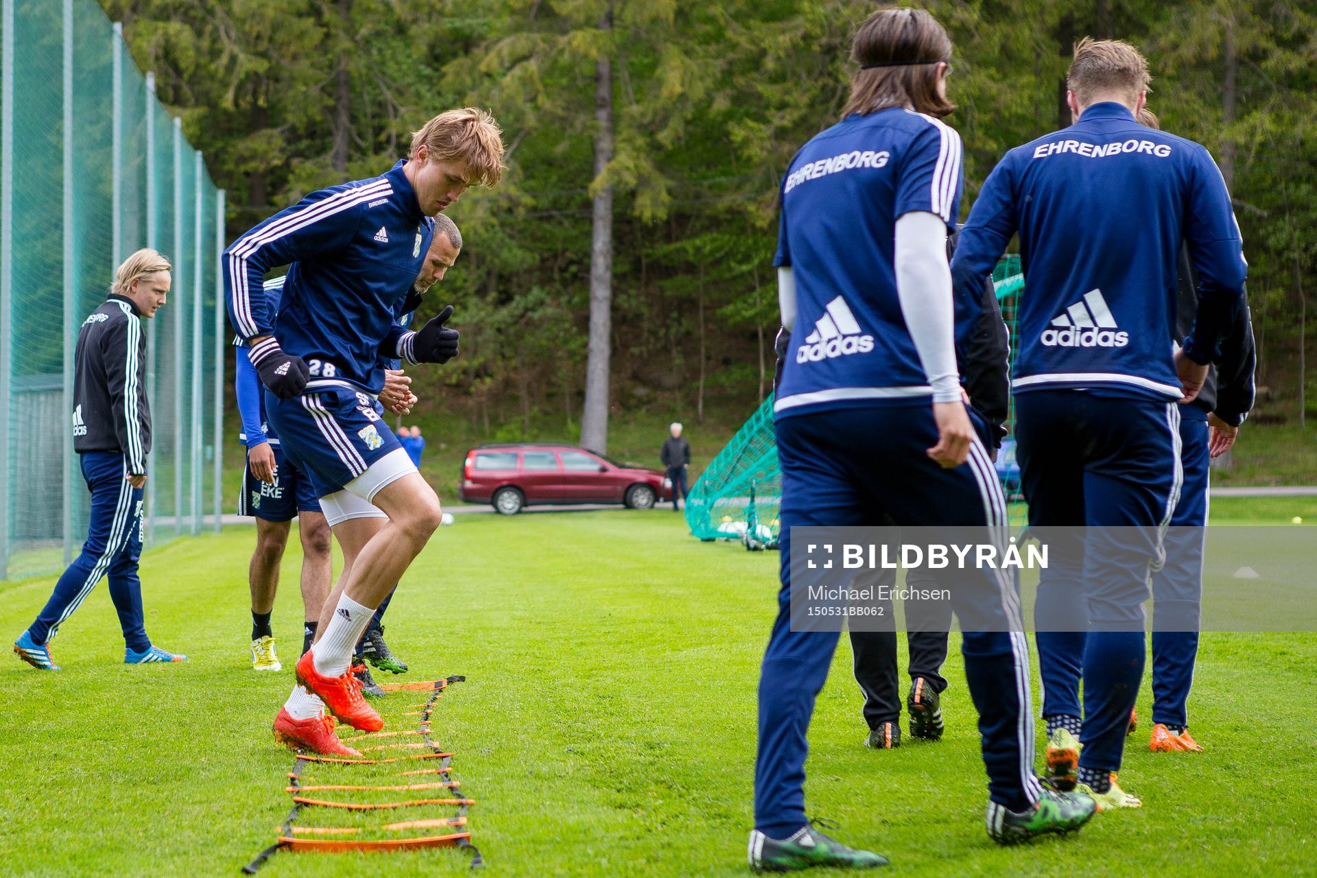 IFK Göteborgs Thomas Rogne värmer upp