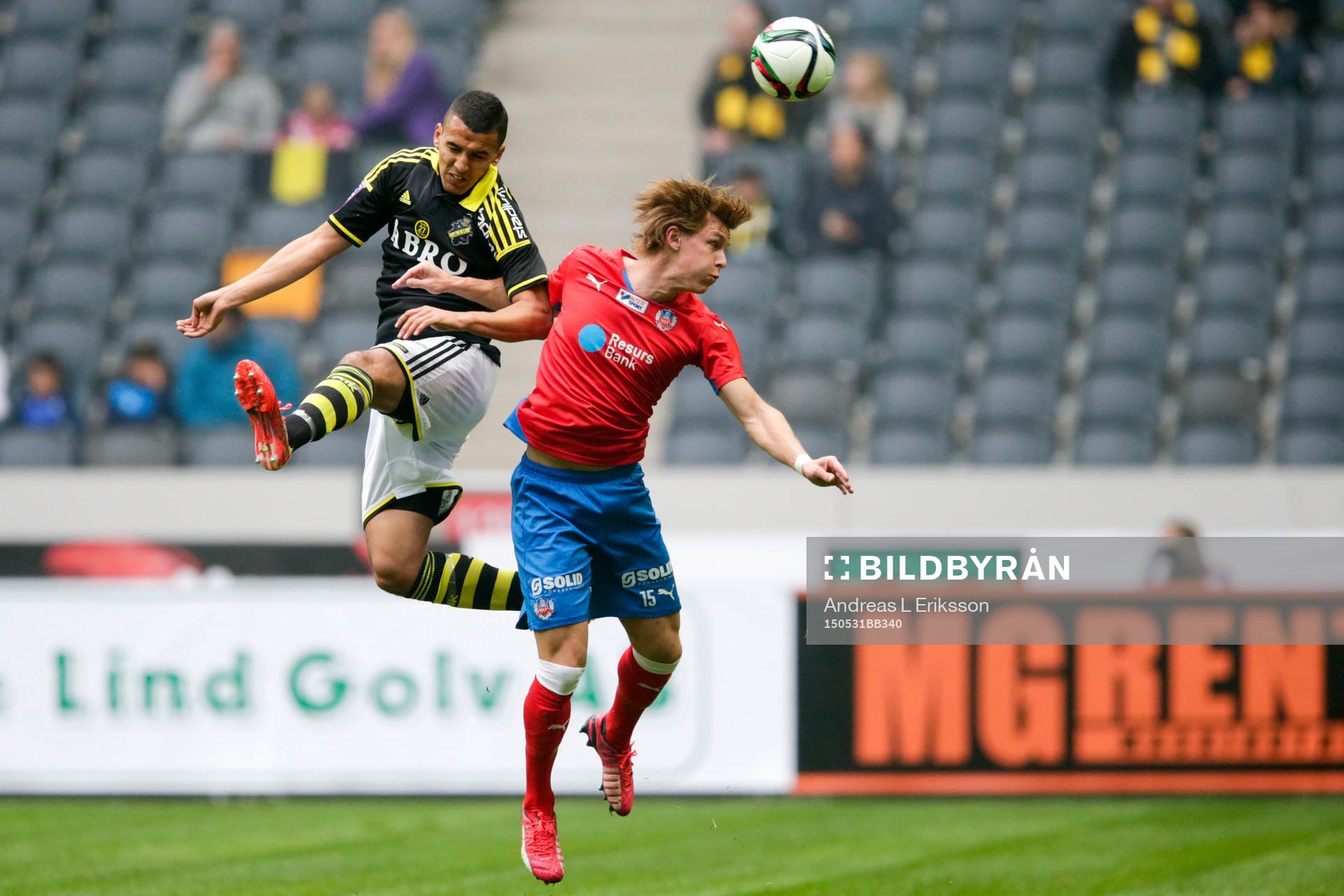 s Nabil Bahoui och Helsingborgs Emil Krafth