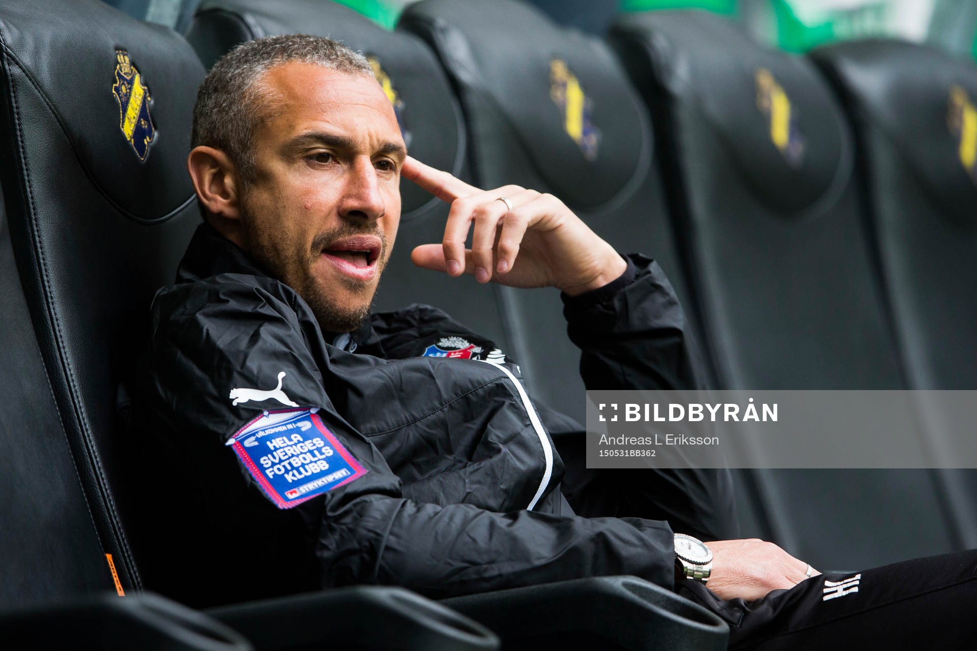 Helsingborgs manager Henrik Larsson innan fotbollsmatchen i