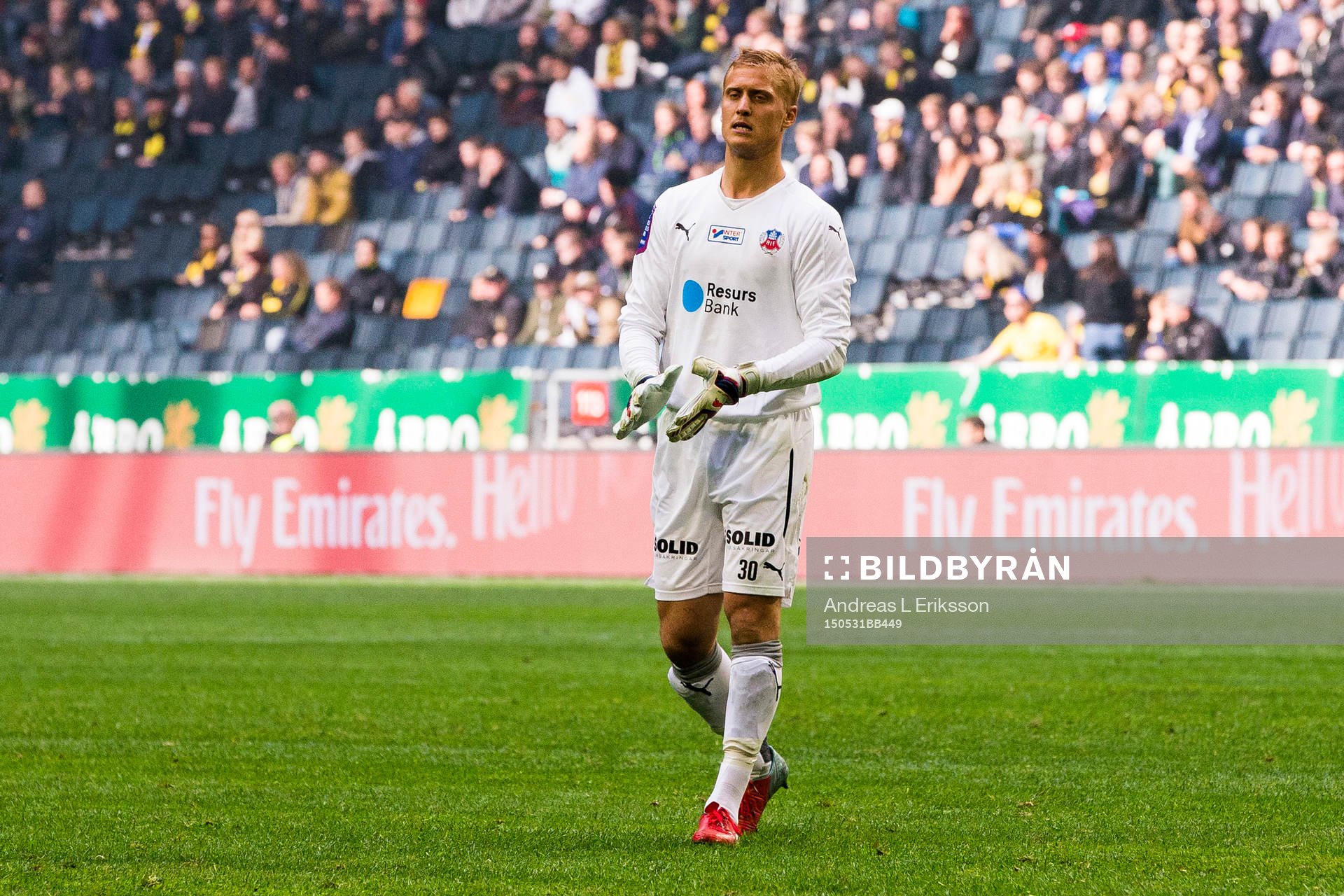 Helsingborgs målvakt Pär Hansson ser deppig ut