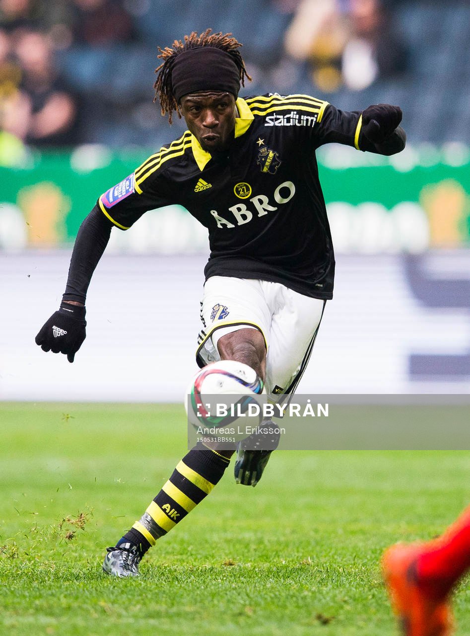 s Mohamed Bangura med ett skott
