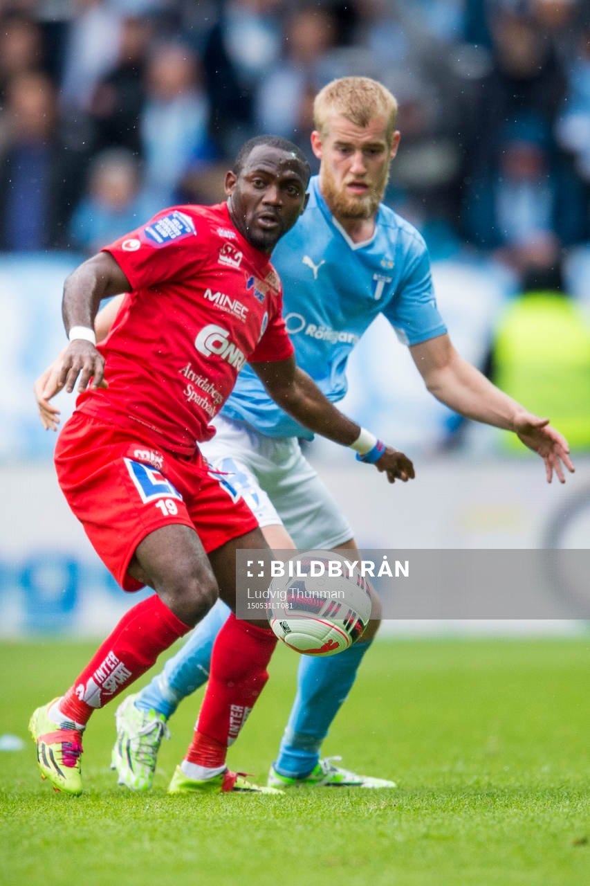 Åtvidabergs John Owoeri och Malmö FFs Filip Helander