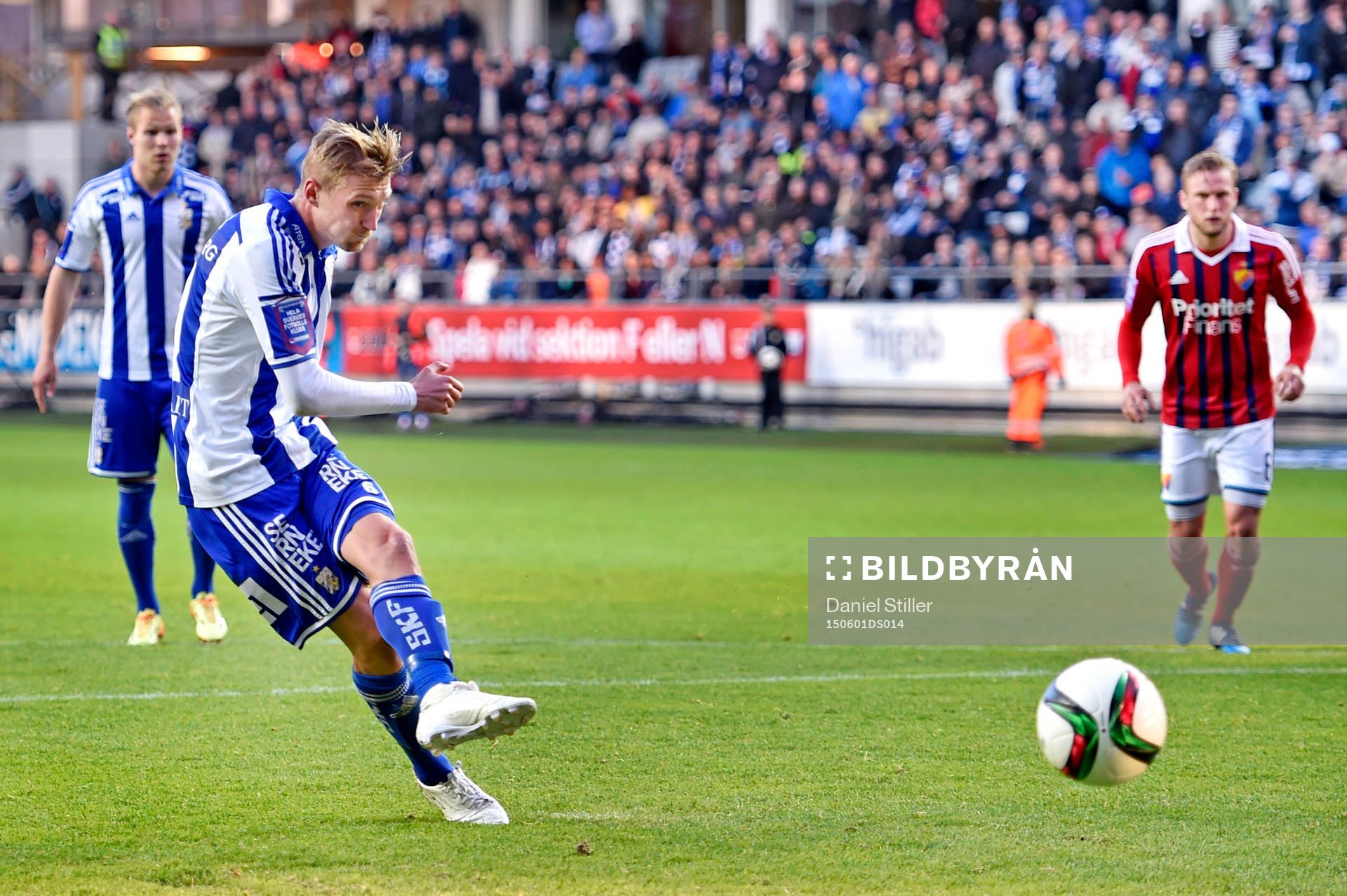IFK Göteborgs Sebastian Eriksson missar en straff