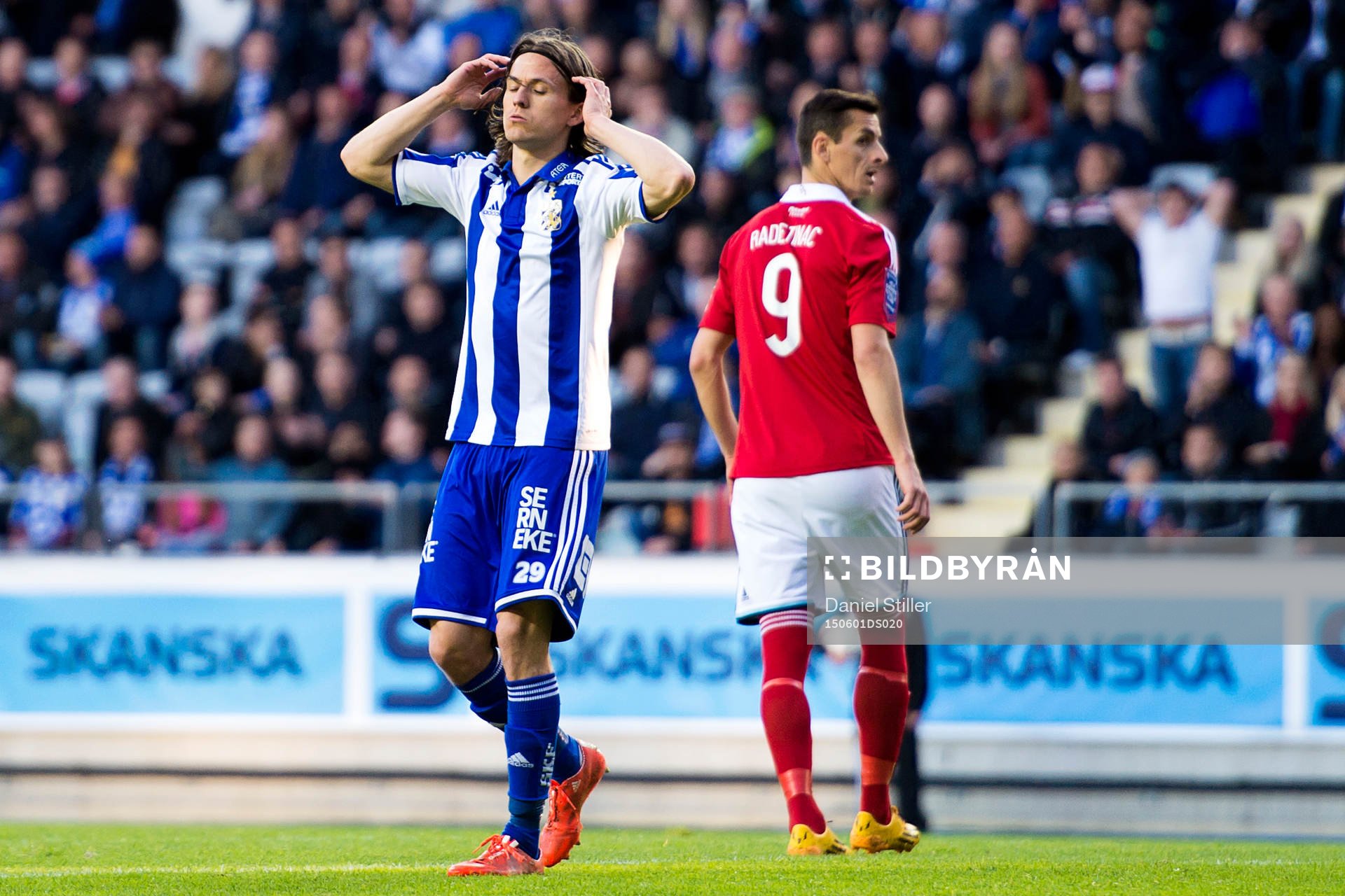 IFK Göteborgs Lasse Vibe deppar och Djurgårdens Haris