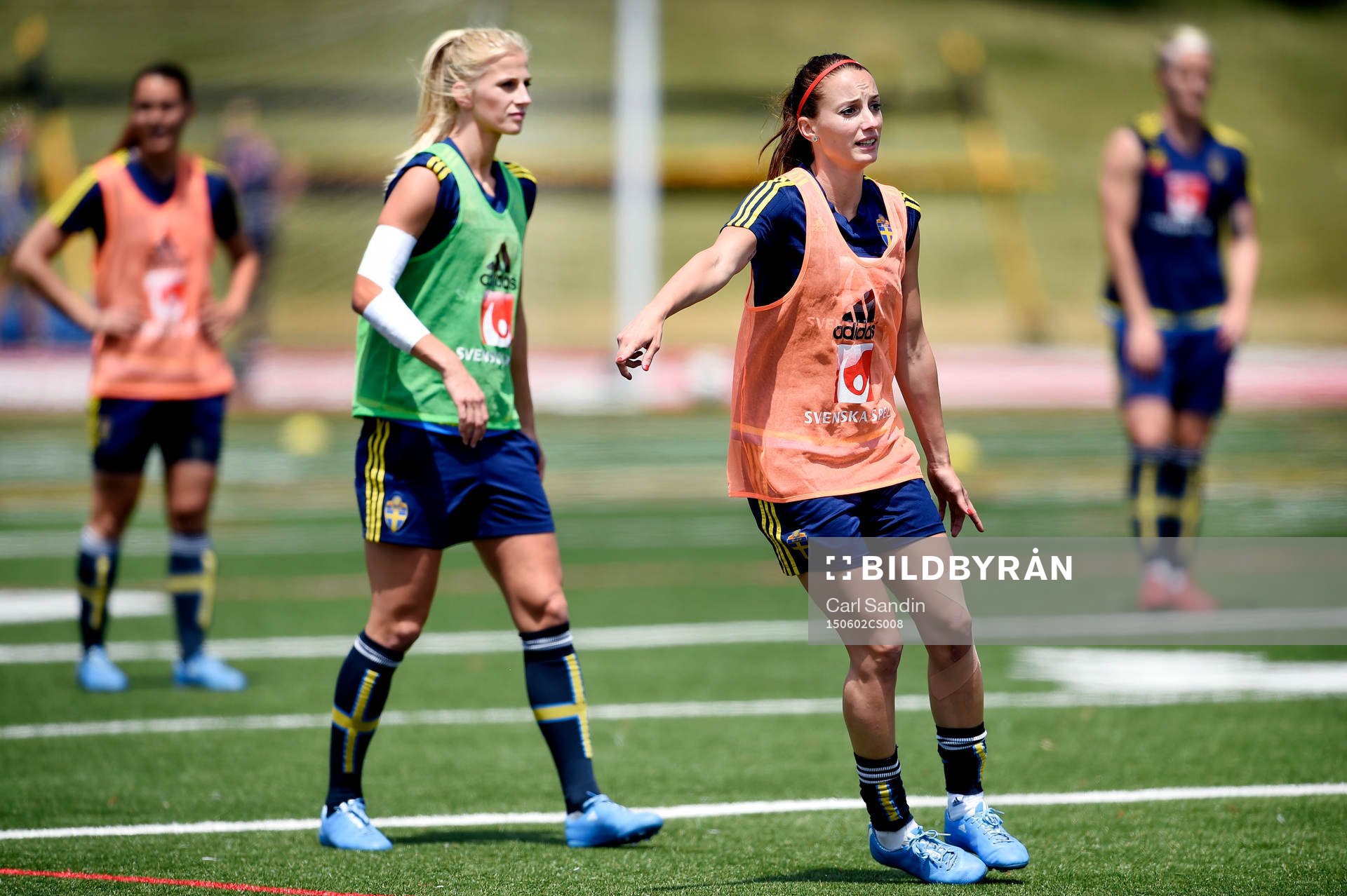 Sveriges Sofia Jakobsson och Kosovare Asllani