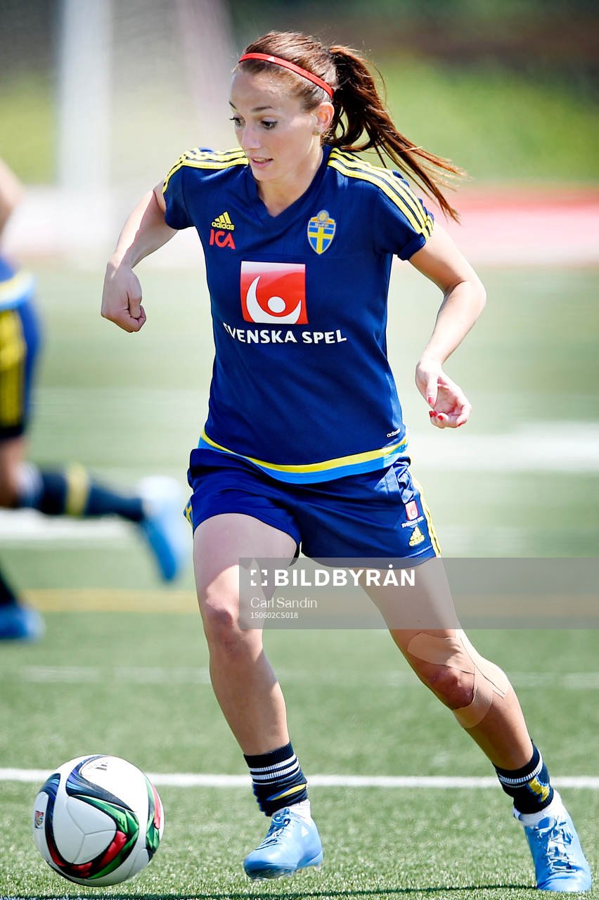Sveriges Kosovare Asllani