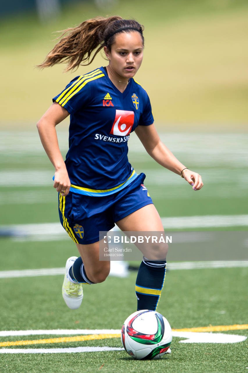 Sveriges Malin Diaz Pettersson under en träning med landslaget den 2 maj 2015 i Toronto.