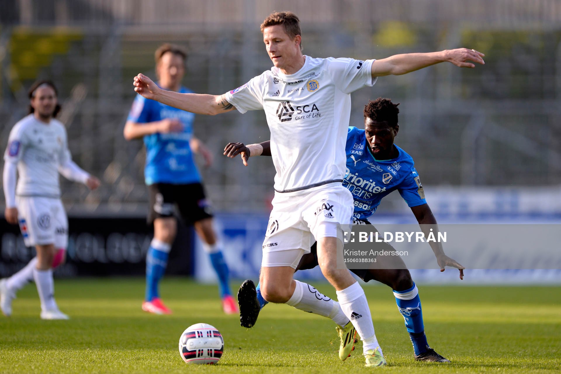 Sundsvalls Johan Eklund och Halmstads King Osei Gyan