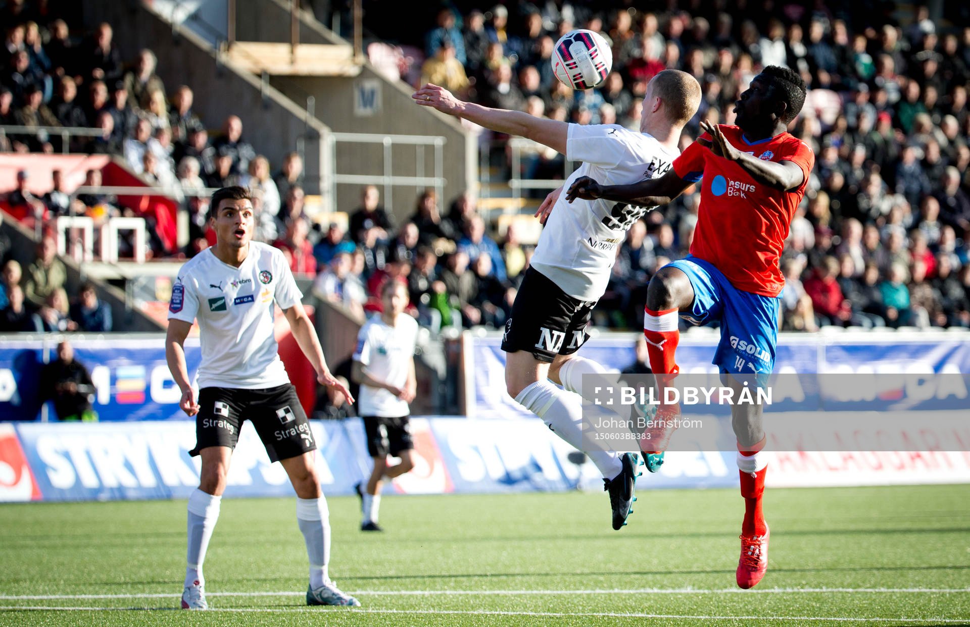 Örebros Daniel Gustavsson och Helsingborgs Emmanuel Boateng