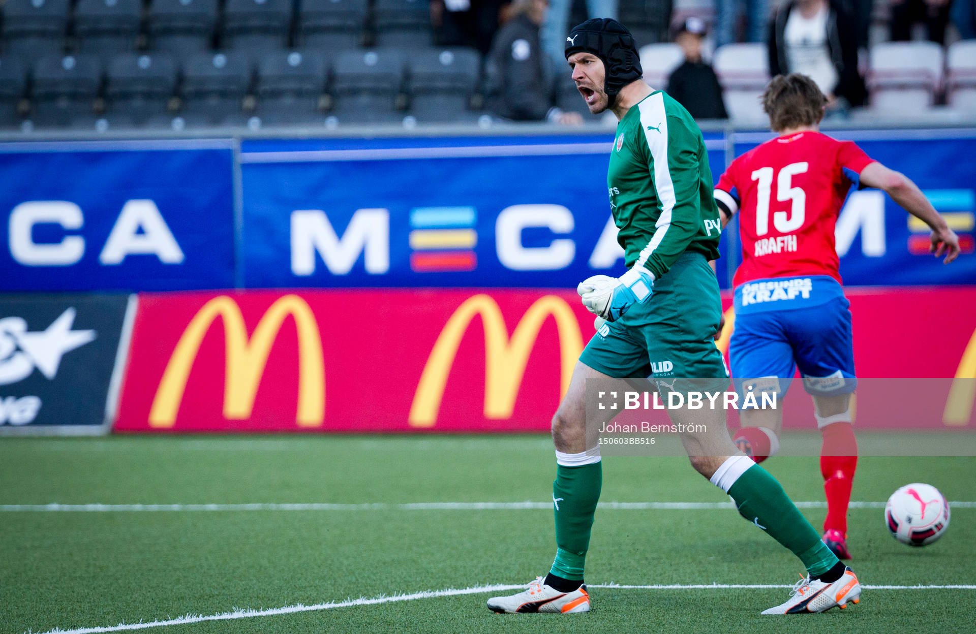 Helsingborgs målvakt Matt Pyzdrowski jublar