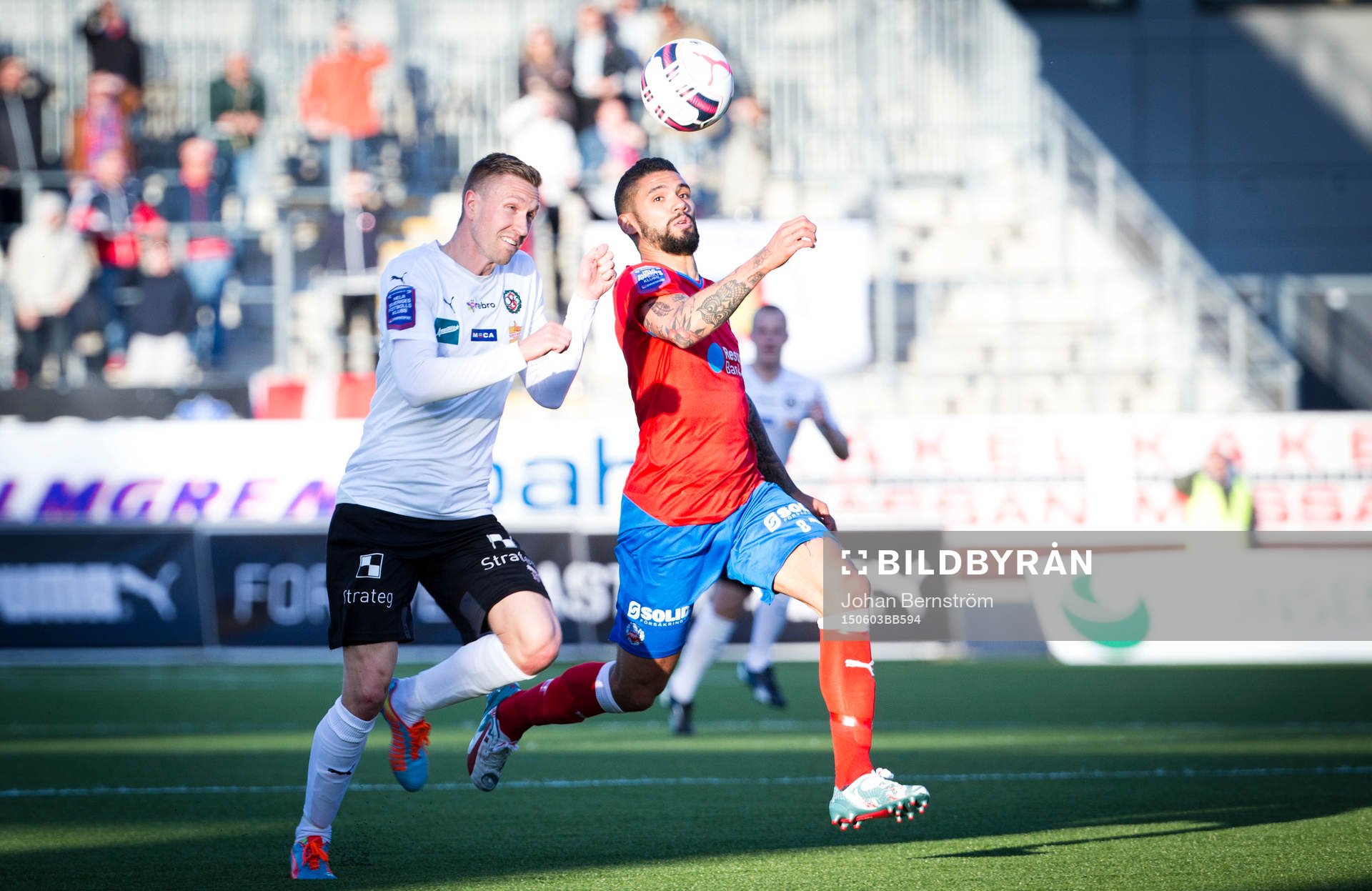 Örebros Marcus Pode och Helsingborgs Victor Palsson
