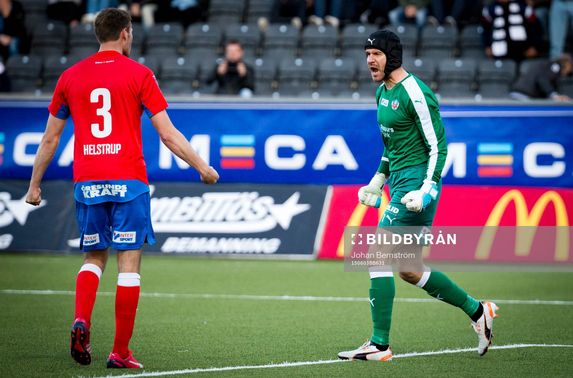 Helsingborgs målvakt Matt Pyzdrowski jublar