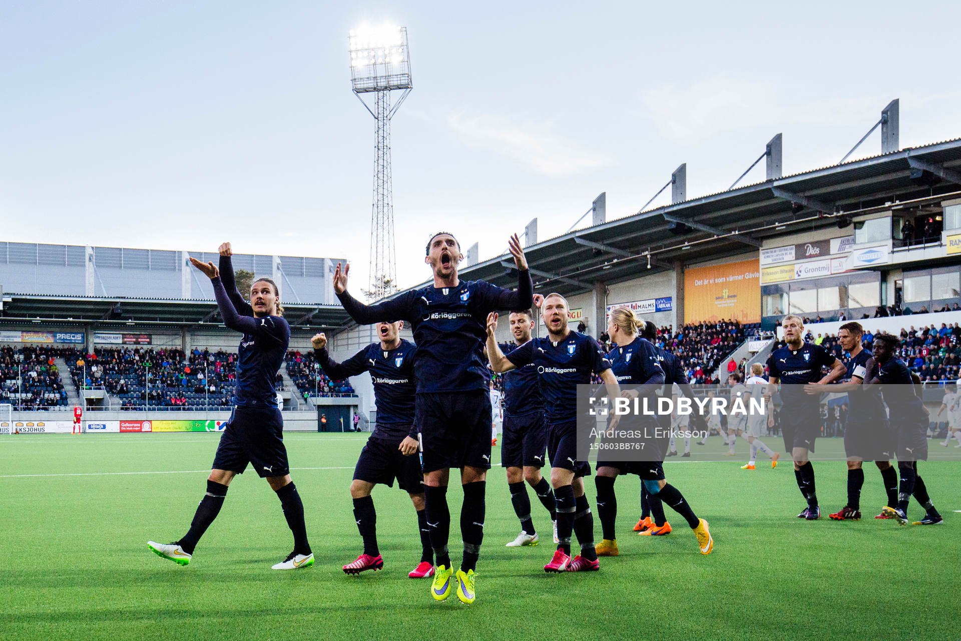 Malmö FFs Erik Johansson och Agon Mehmeti jublar