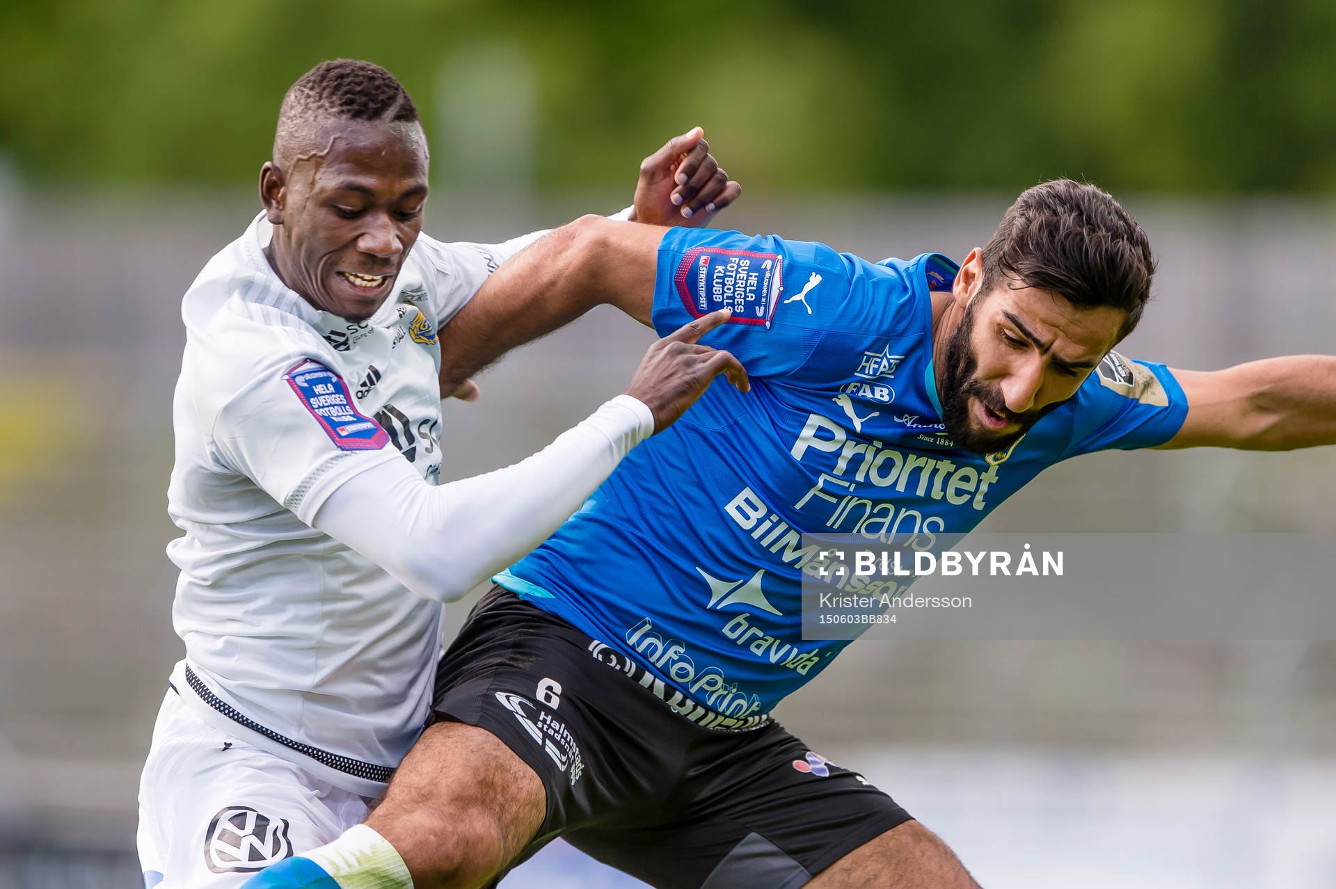 Sundsvalls Pa Amat Dibba och Halmstads Mohammed Ali Khan under fotbollsmatchen i Allsvenskan mellan Halmstad och GIF Sundsvall den 3 juni 2015 i Halmstad.