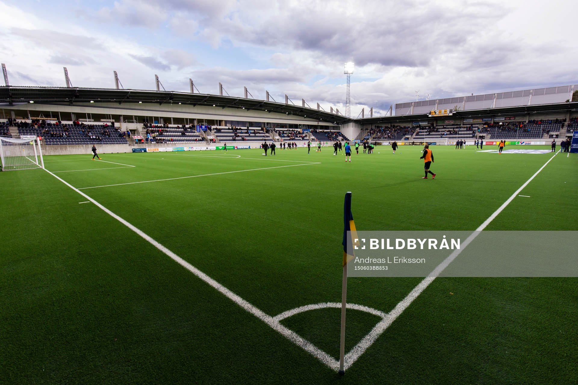 Spelarna värmer upp på Gavlevallen