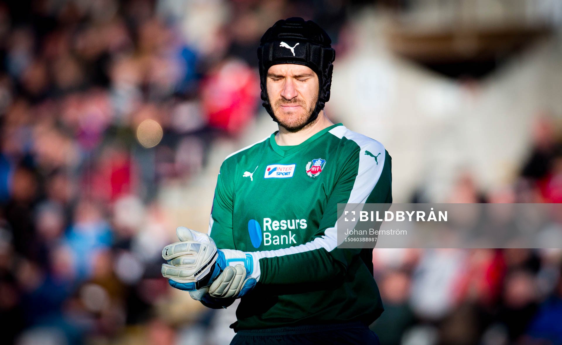 Helsingborgs målvakt Matt Pyzdrowski deppar