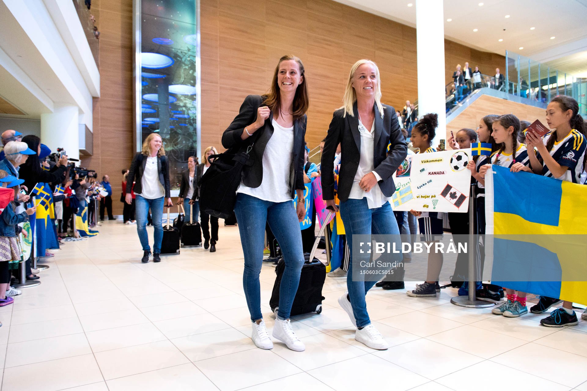 Sveriges Lotta Schelin och Caroline Seger