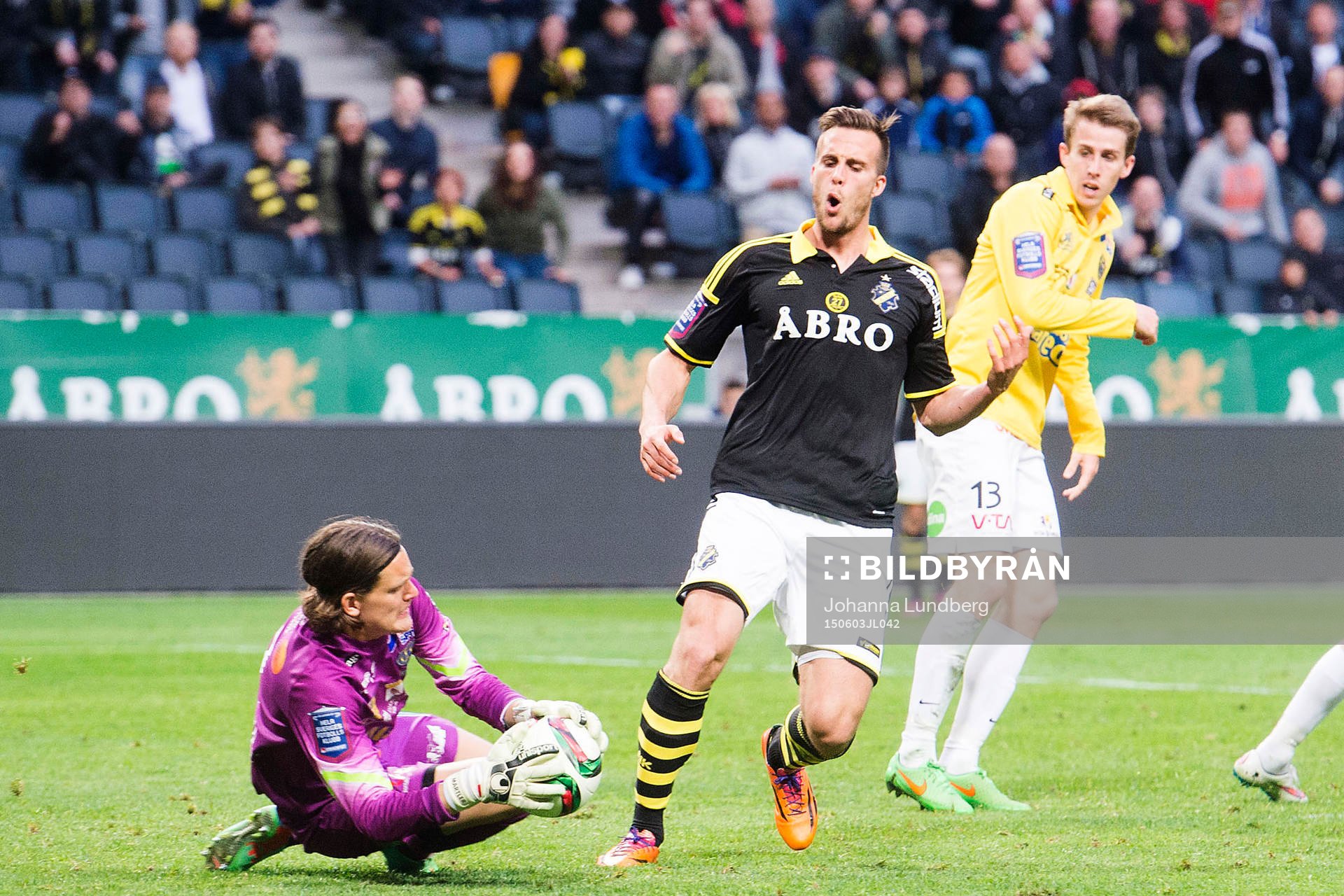 s Fredrik Brustad reagerar när Falkenbergs målvakt Otto