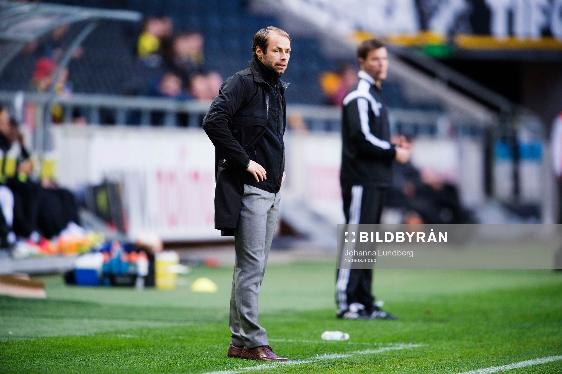 AIK:s tränare Andreas Alm under fotbollsmatchen i Allsvenskan mellan AIK och Falkenberg den 3 juni 2015 i Stockholm. 