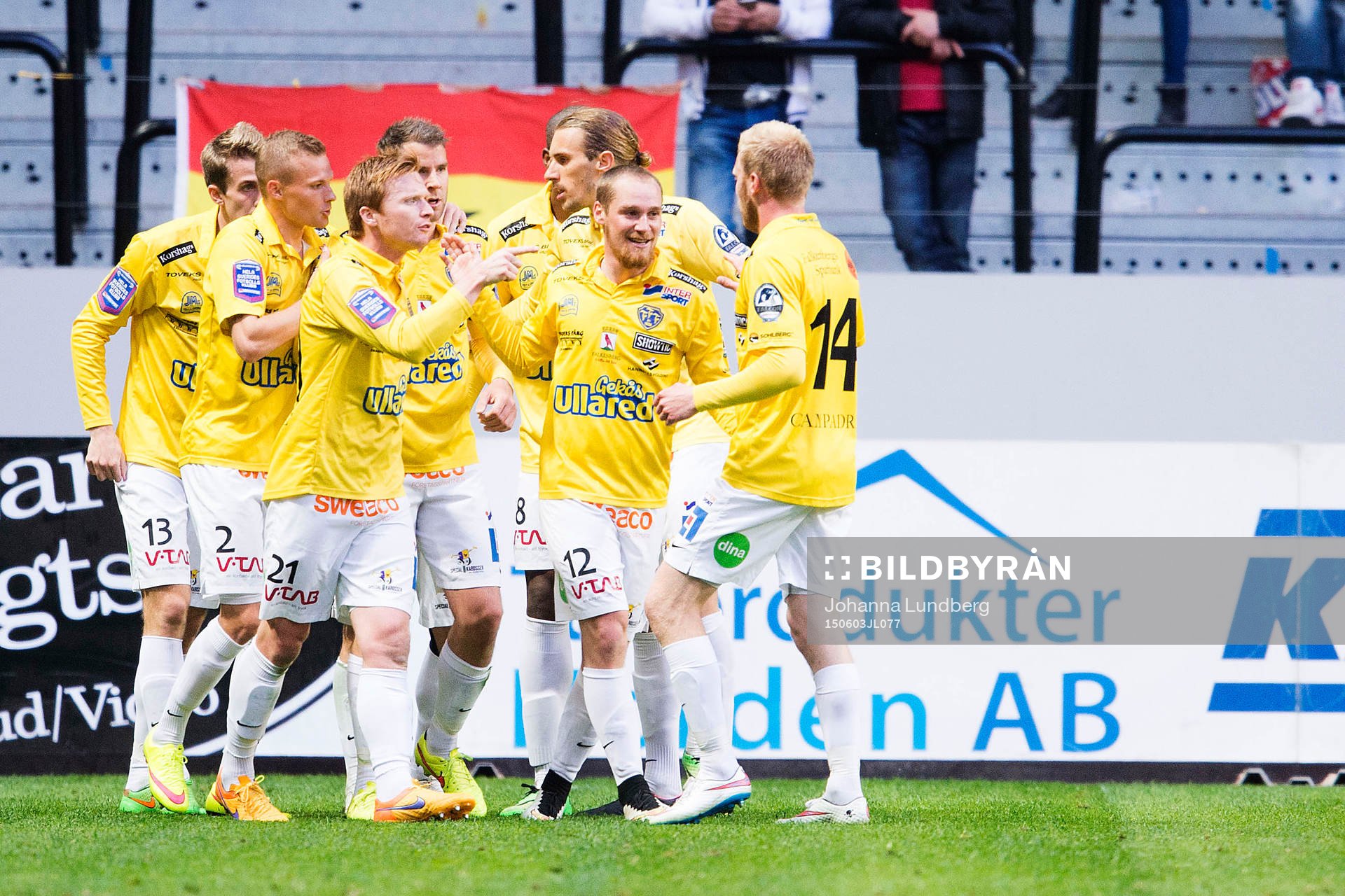 Falkenbergs spelare jublar
