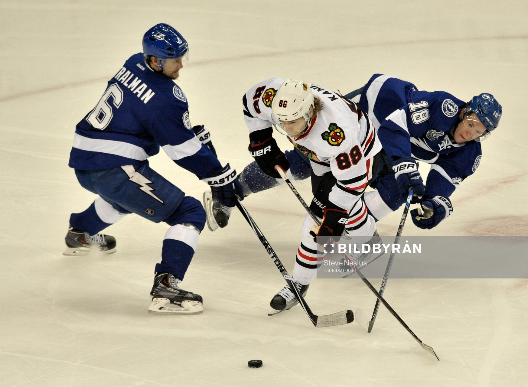 The Lightning's Anton Strålman (6) and Ondrej Palat (18)