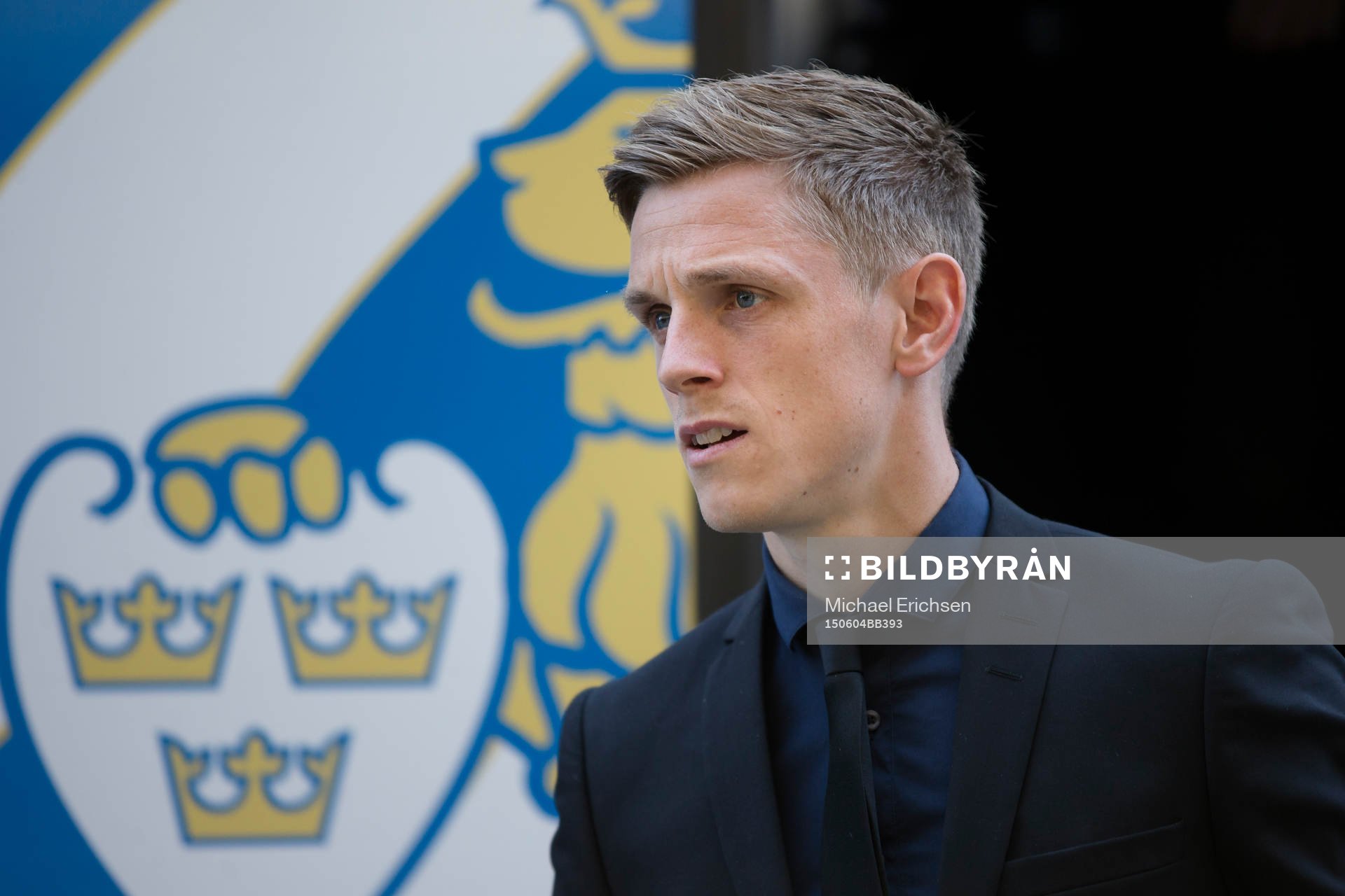 IFK Göteborgs Sören Rieks stiger av bussen vid ankomst