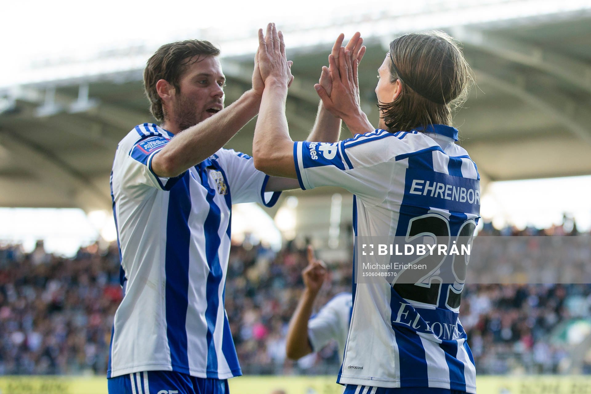 IFK Göteborgs Emil Salomonsson jublar ihop med 1-0