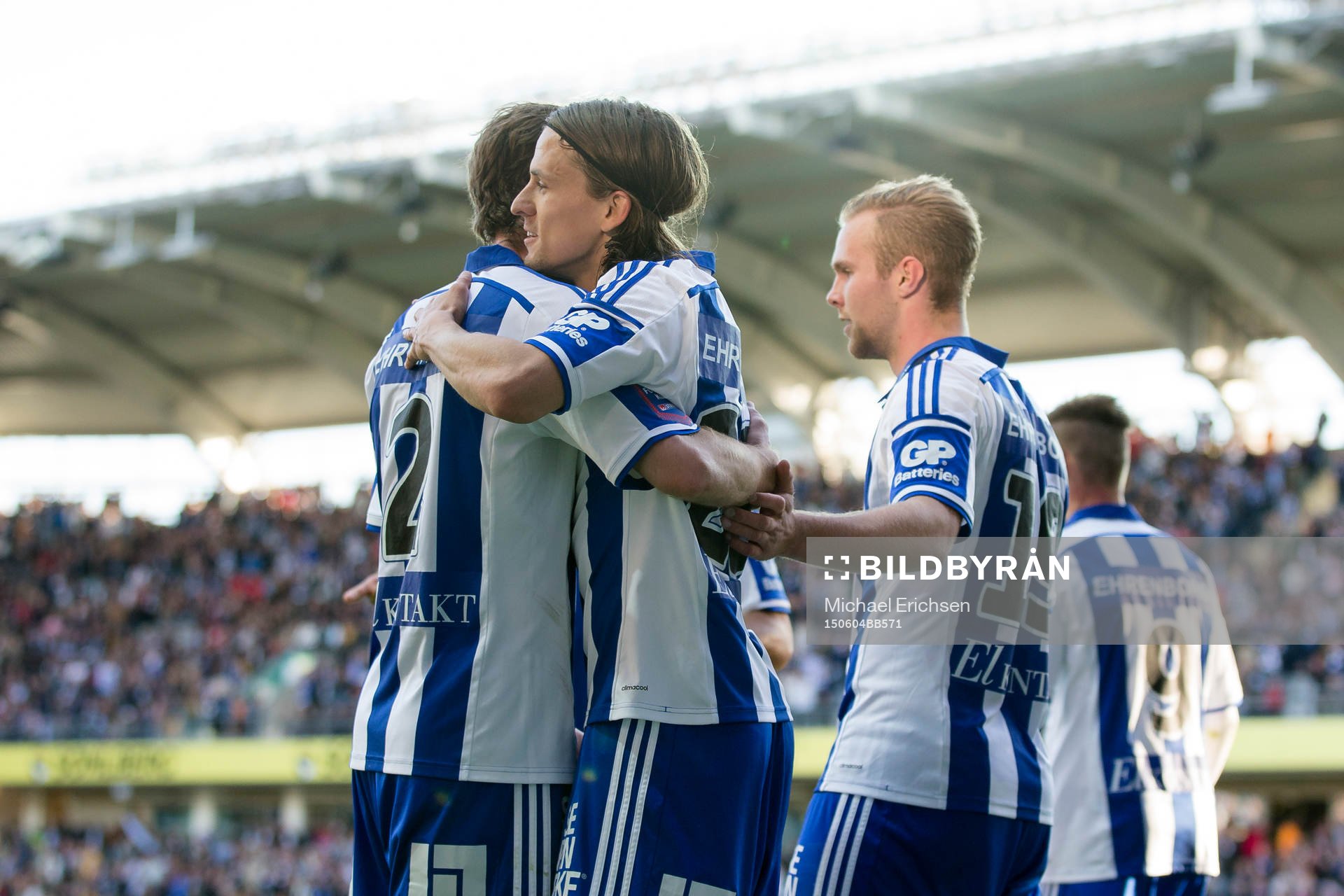 IFK Göteborgs Emil Salomonsson jublar ihop med 1-0