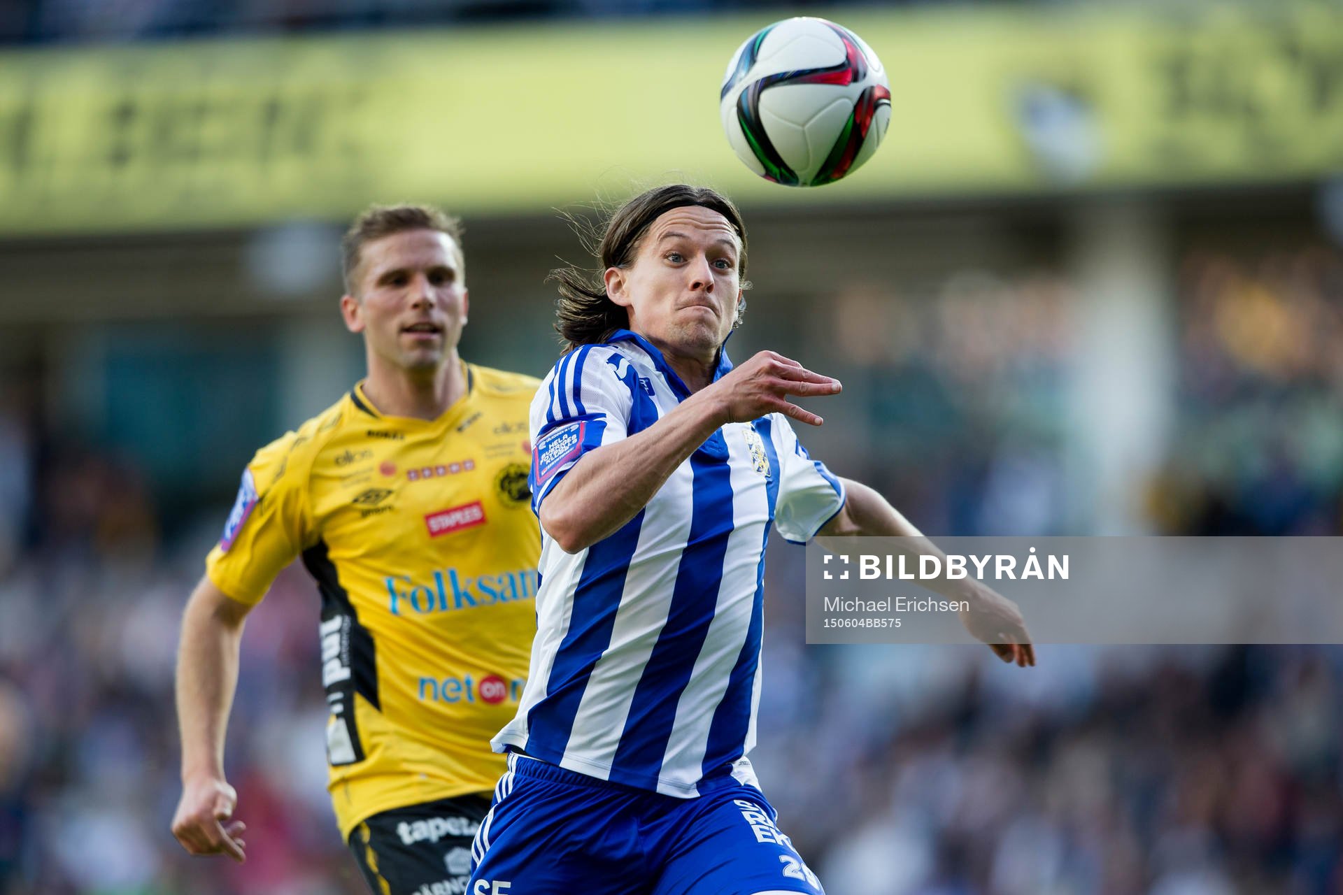 IFK Göteborgs Lasse Vibe före Elfsborgs Anders Svensson