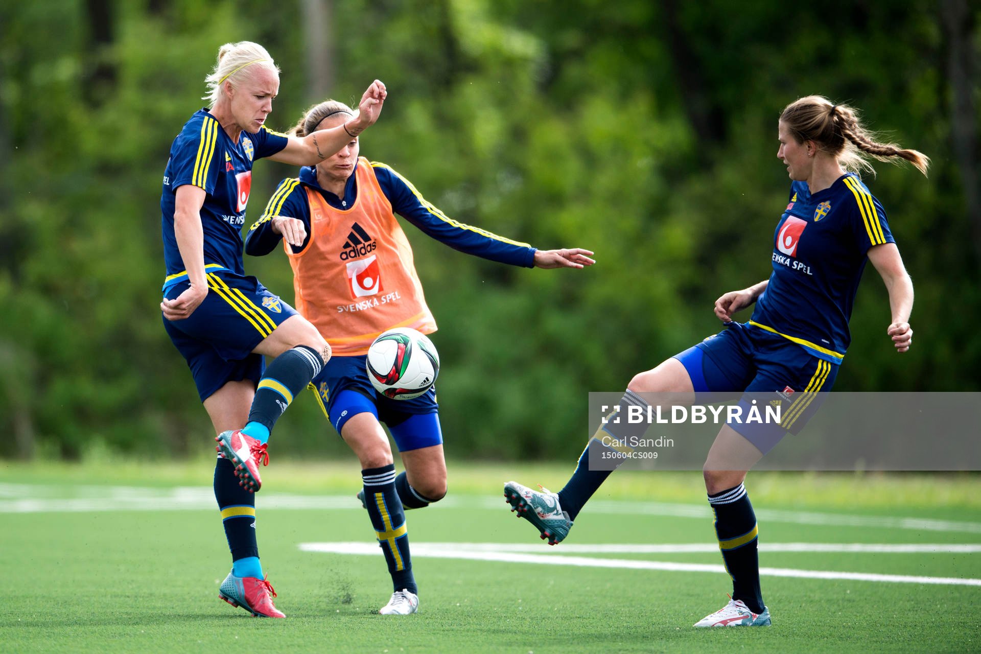 Sveriges Caroline Seger, Charlotte Rohlin och Emma Berglund