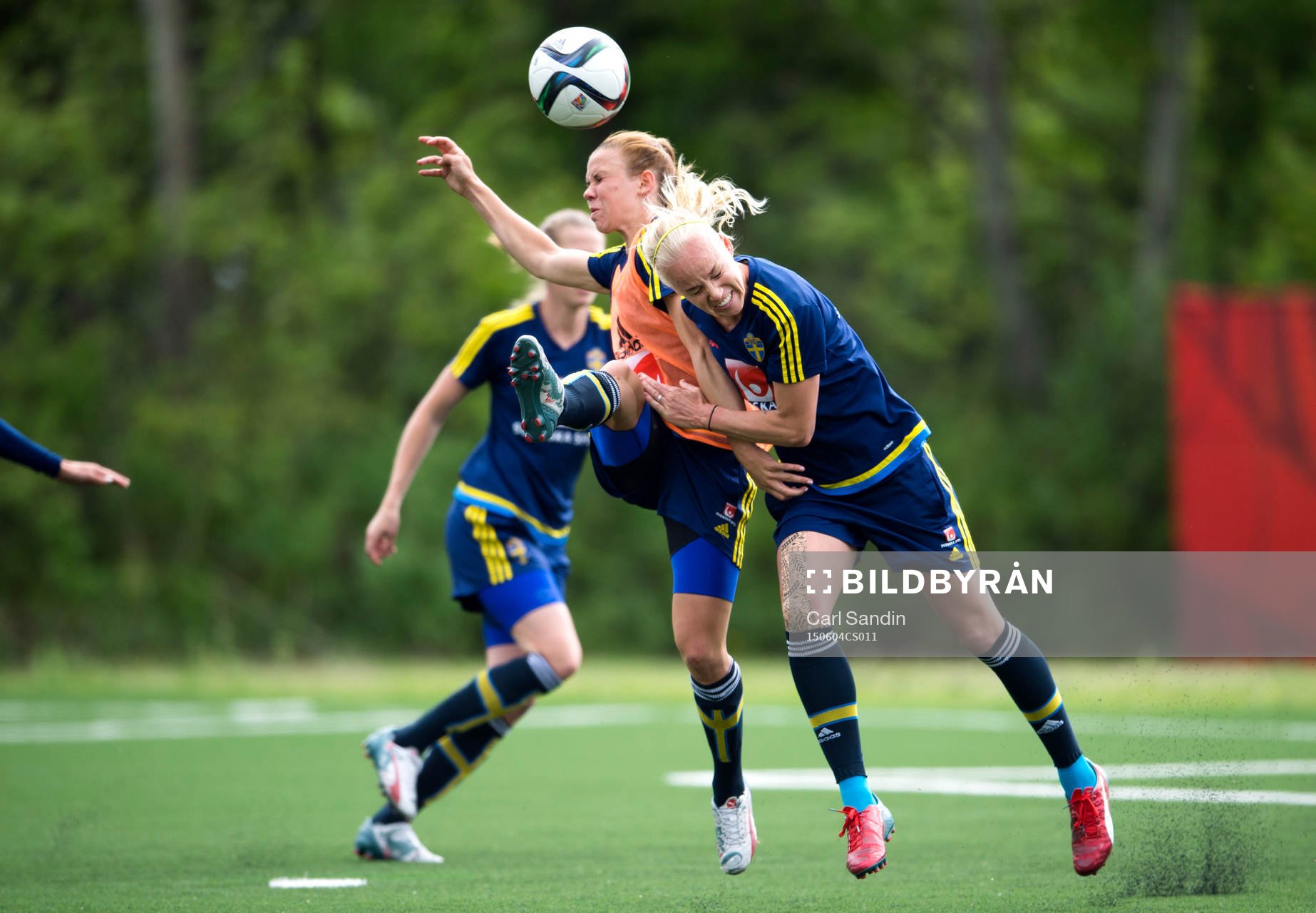 Sveriges Jessica Samuelsson och Caroline Seger