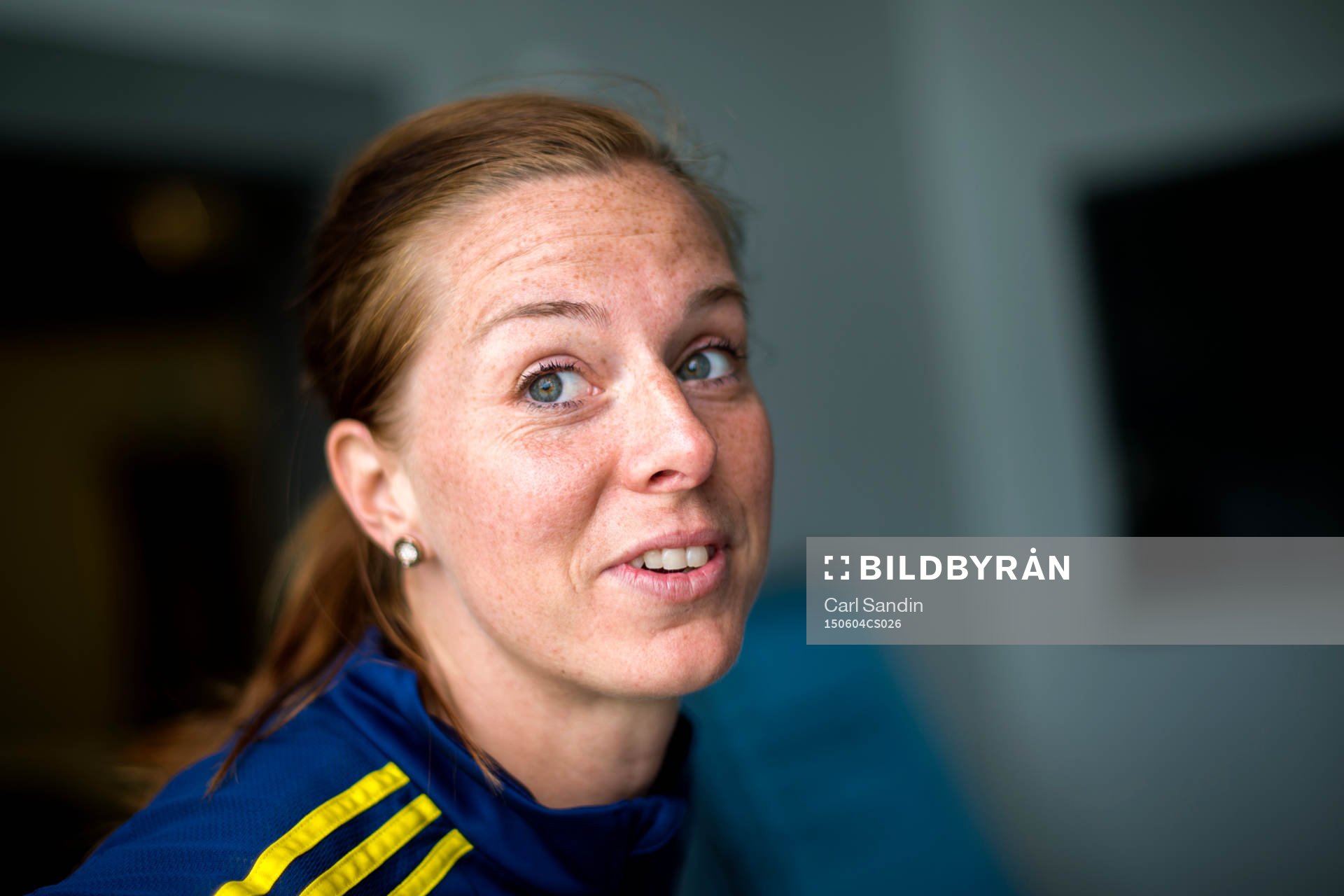 Sveriges Lotta Schelin blir intervjuad
