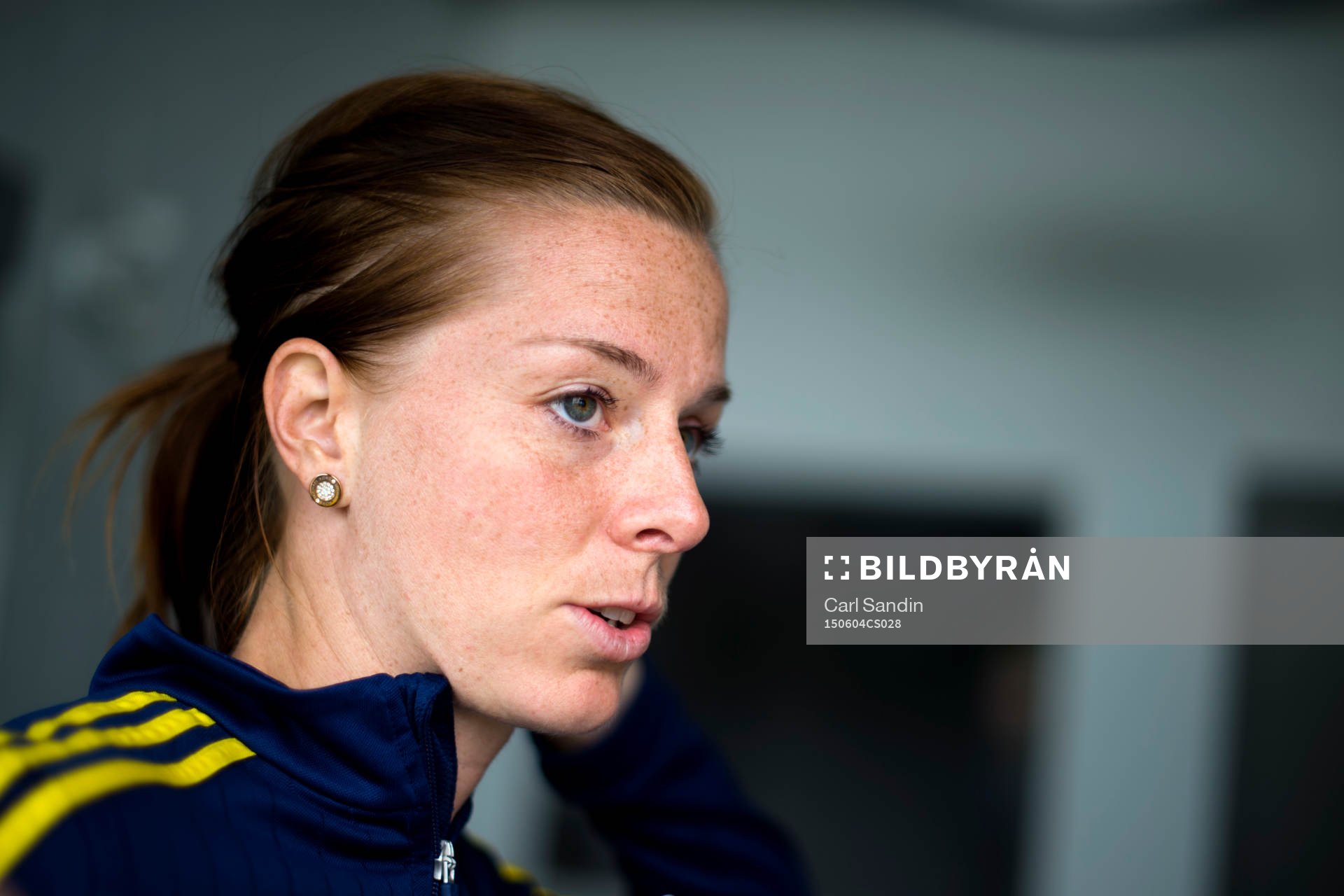 Sveriges Lotta Schelin blir intervjuad