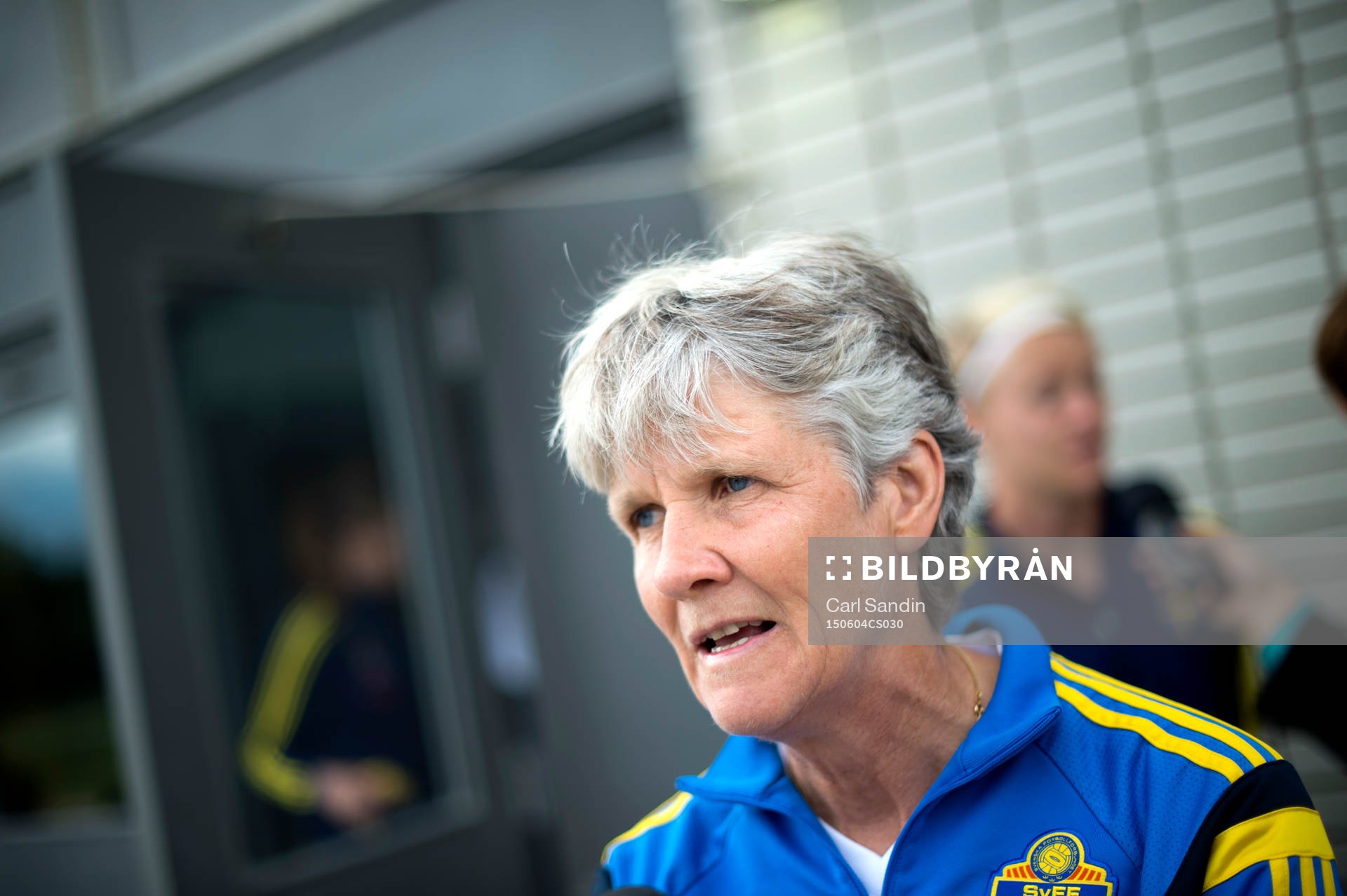 Sveriges förbundskapten Pia Sundhage blir intervjuad