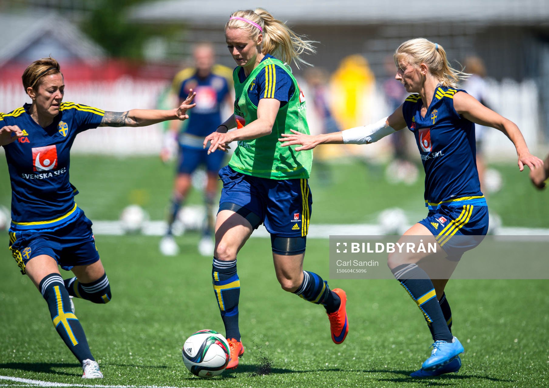 Sveriges Therese Sjögran, Amanda Ilestedt och Sofia