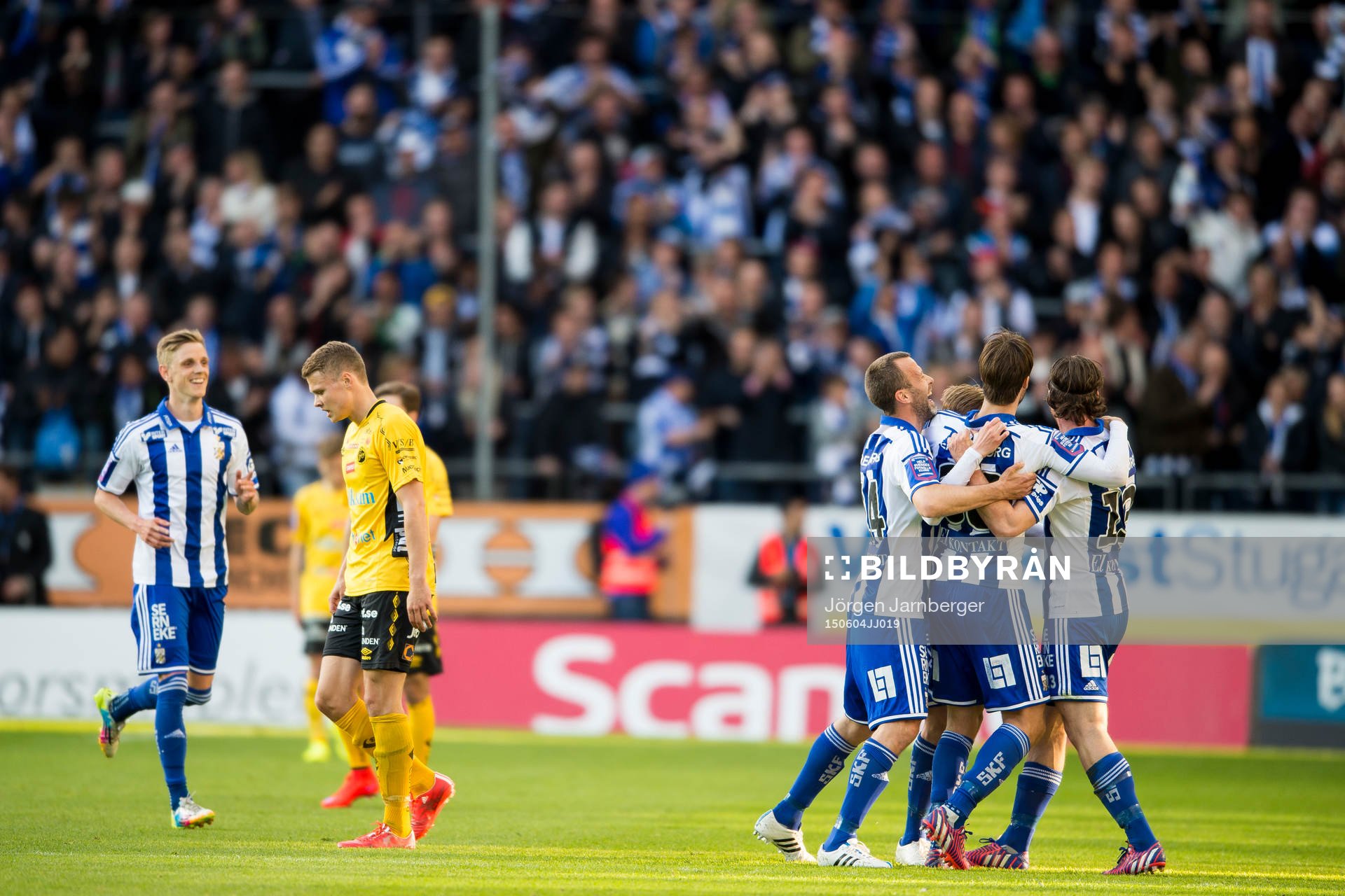 IFK Göteborgs spelare jublar