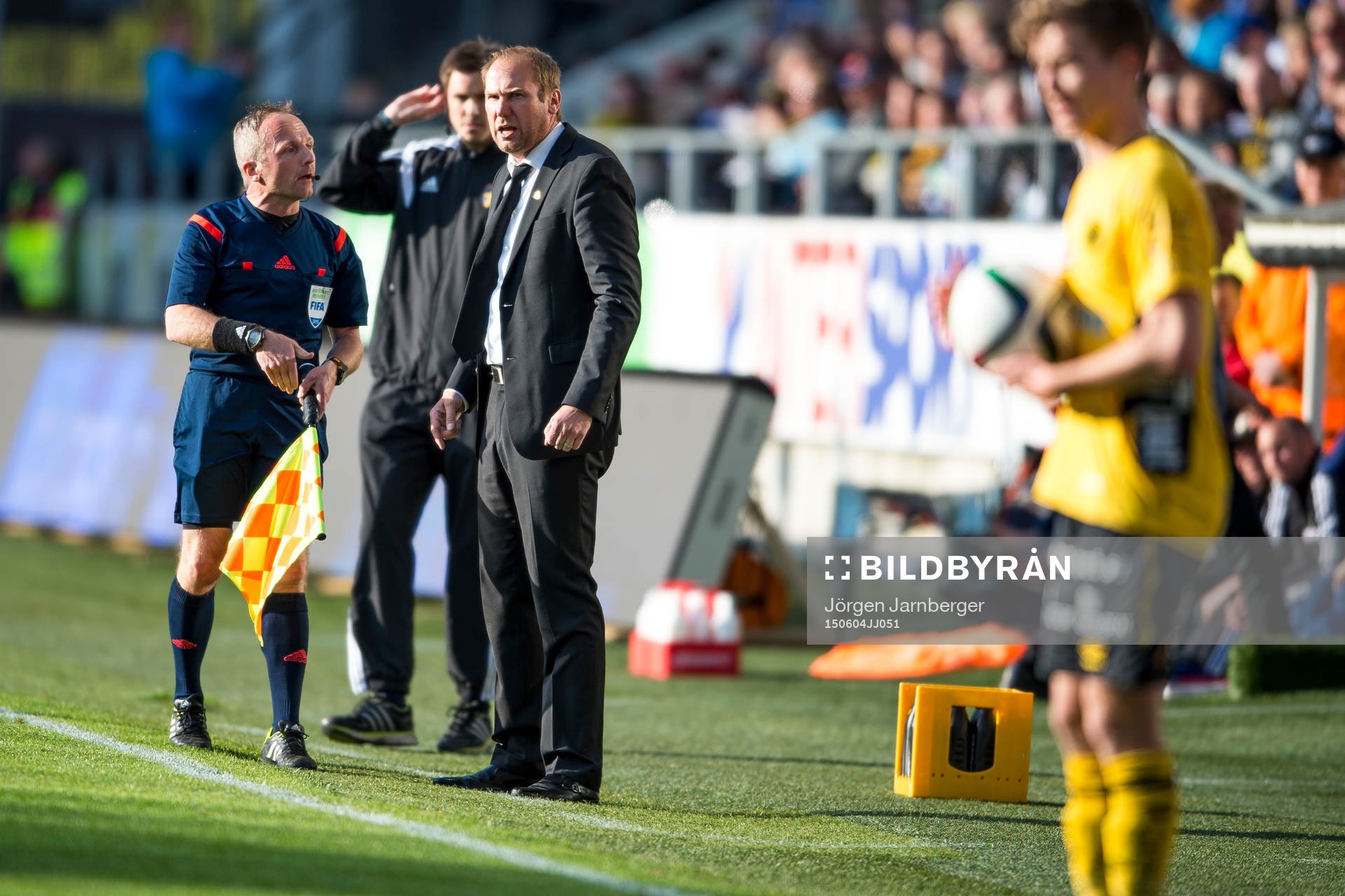 Assisterande domaren säger till Elfsborgs manager Magnus