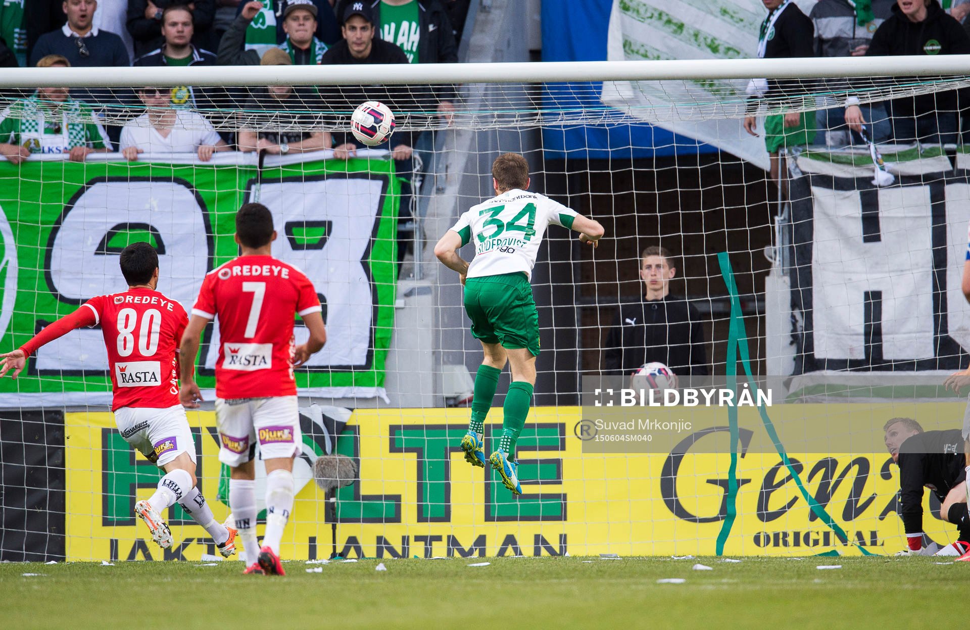 Hammarbys Måns Söderqvist nickar in reduceringen 1-2