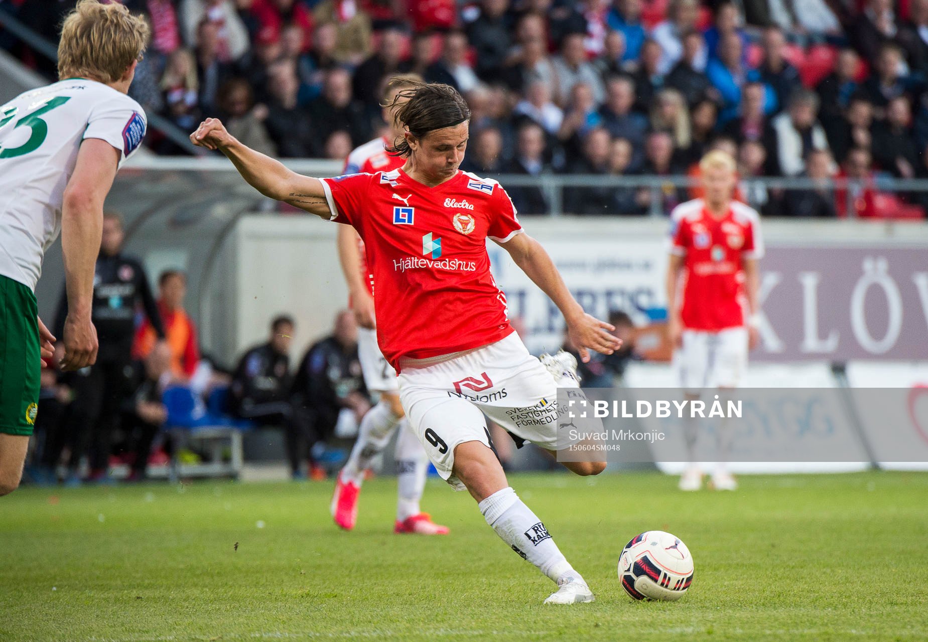 Kalmars Marcus Antonsson avlossar ett skott