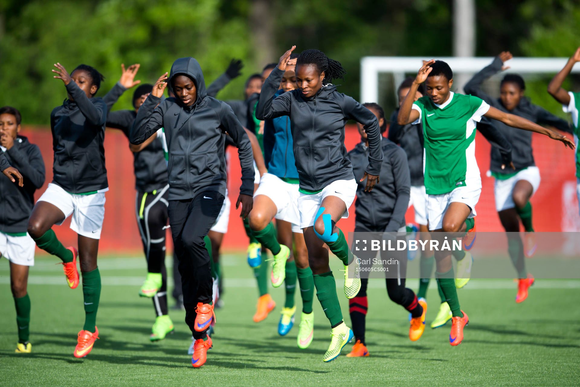 Nigerias Asisat Oshoala och Oerpetua Nkwocha