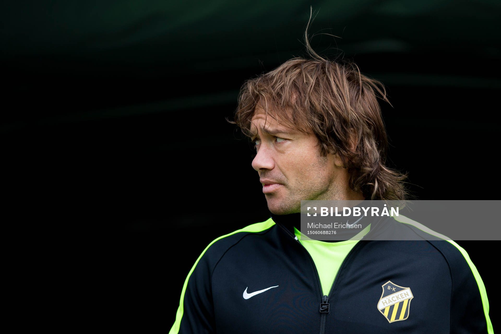 Häckens Diego Lugano på väg in till uppvärmningen innan