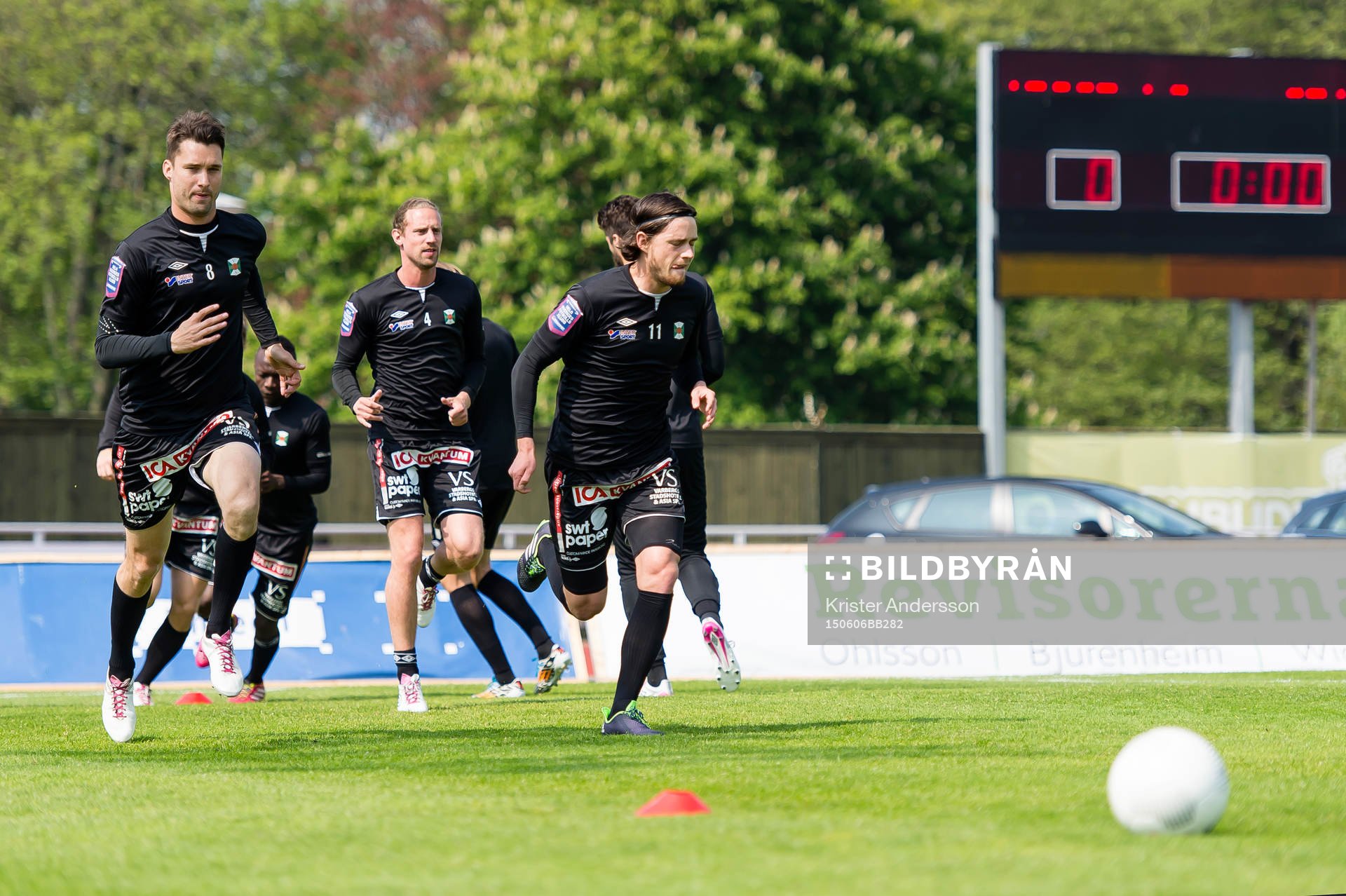 Varbergs Peter Nyström (v) och Robin Tranberg (h) värmer
