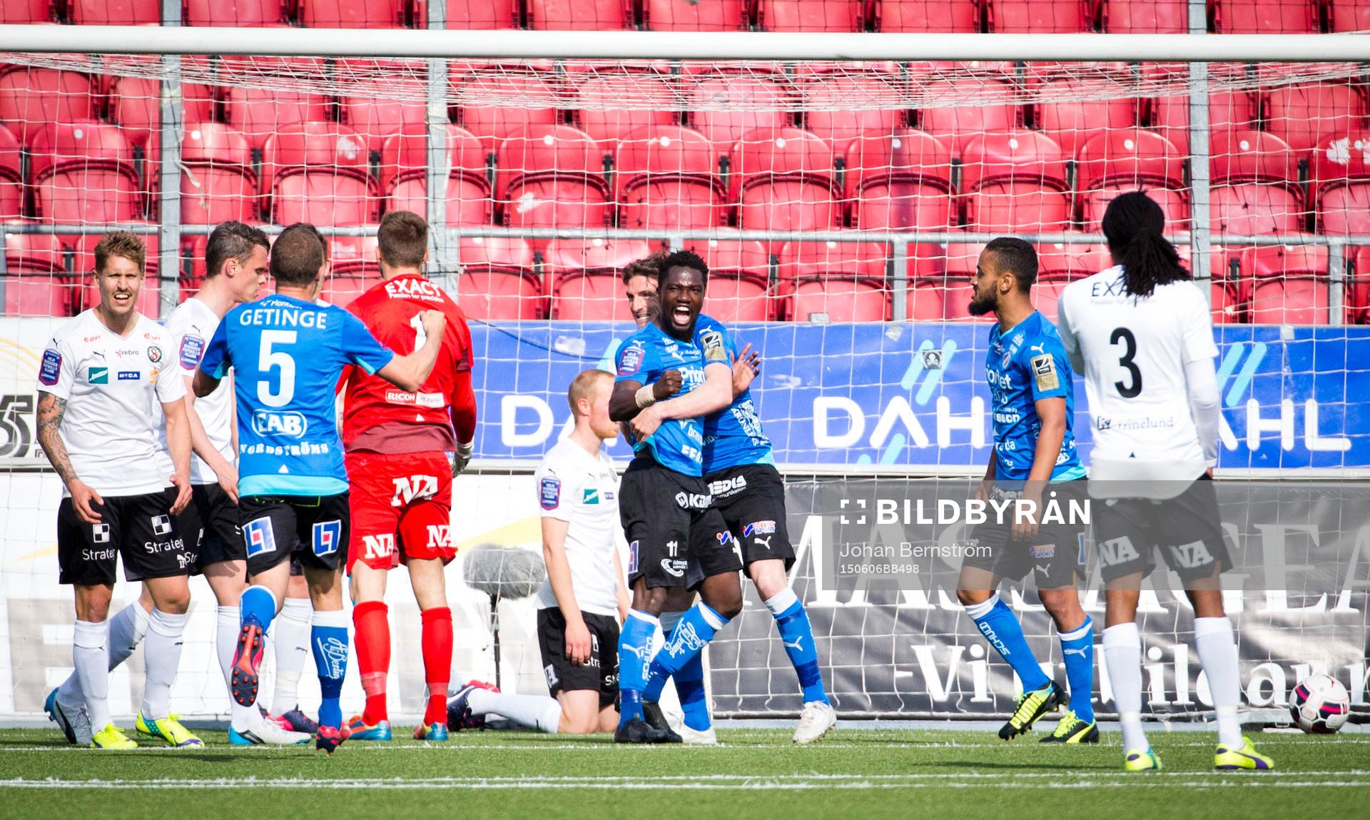 Halmstads King Osei Gyan jublar