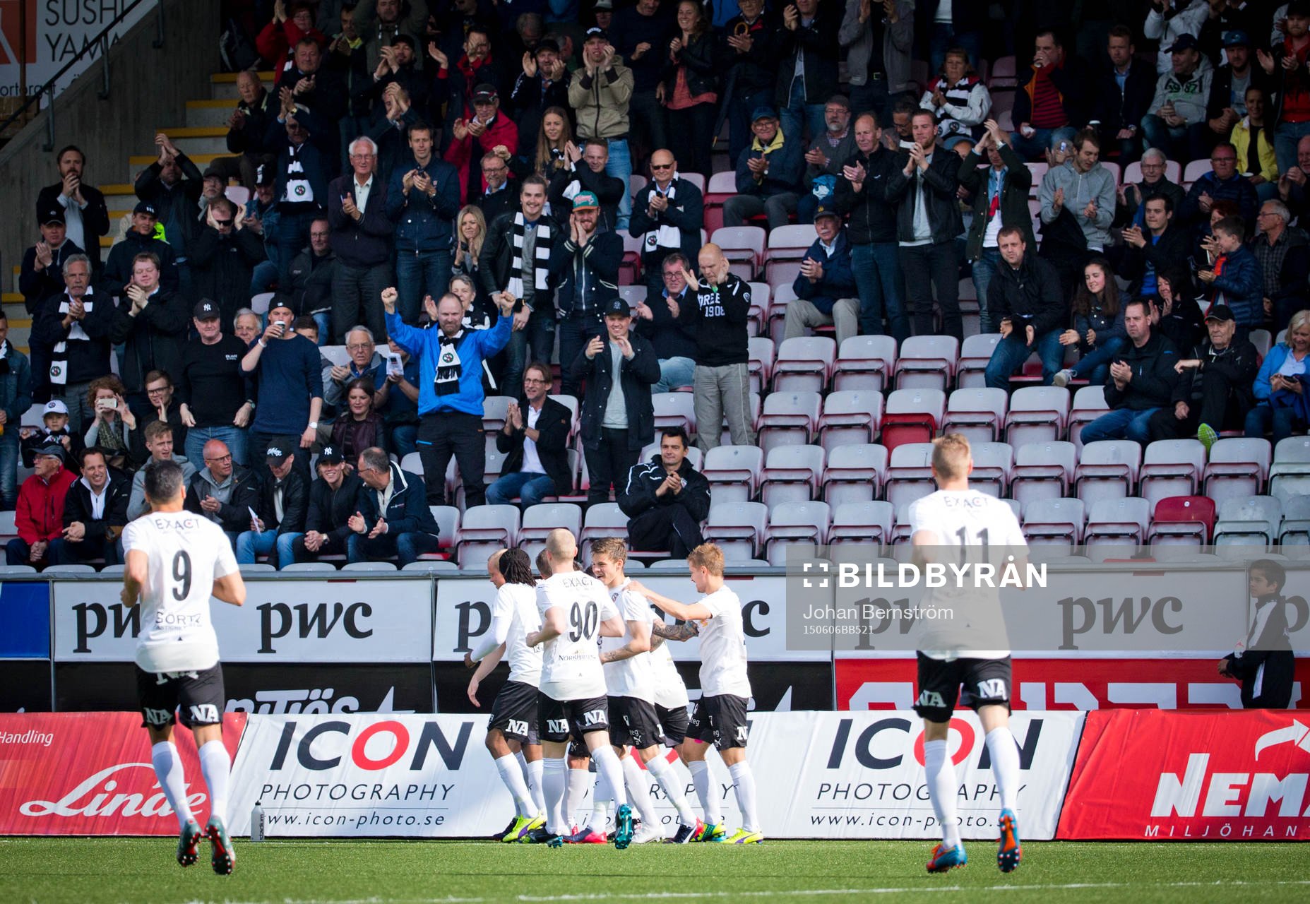 Örebros Nordin Gerzic gör 1-0 på frispark och jublar med