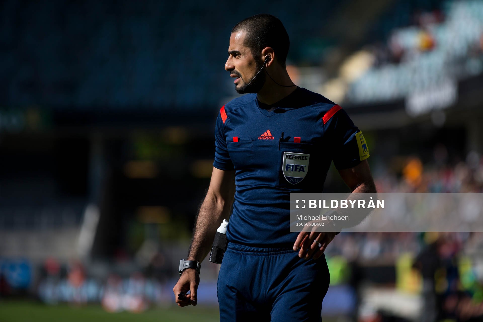 Domare Mohammed Al-Hakim under fotbollsmatchen i Allsvenskan mellan Häcken och AIK den 6 juni 2015 i Göteborg.